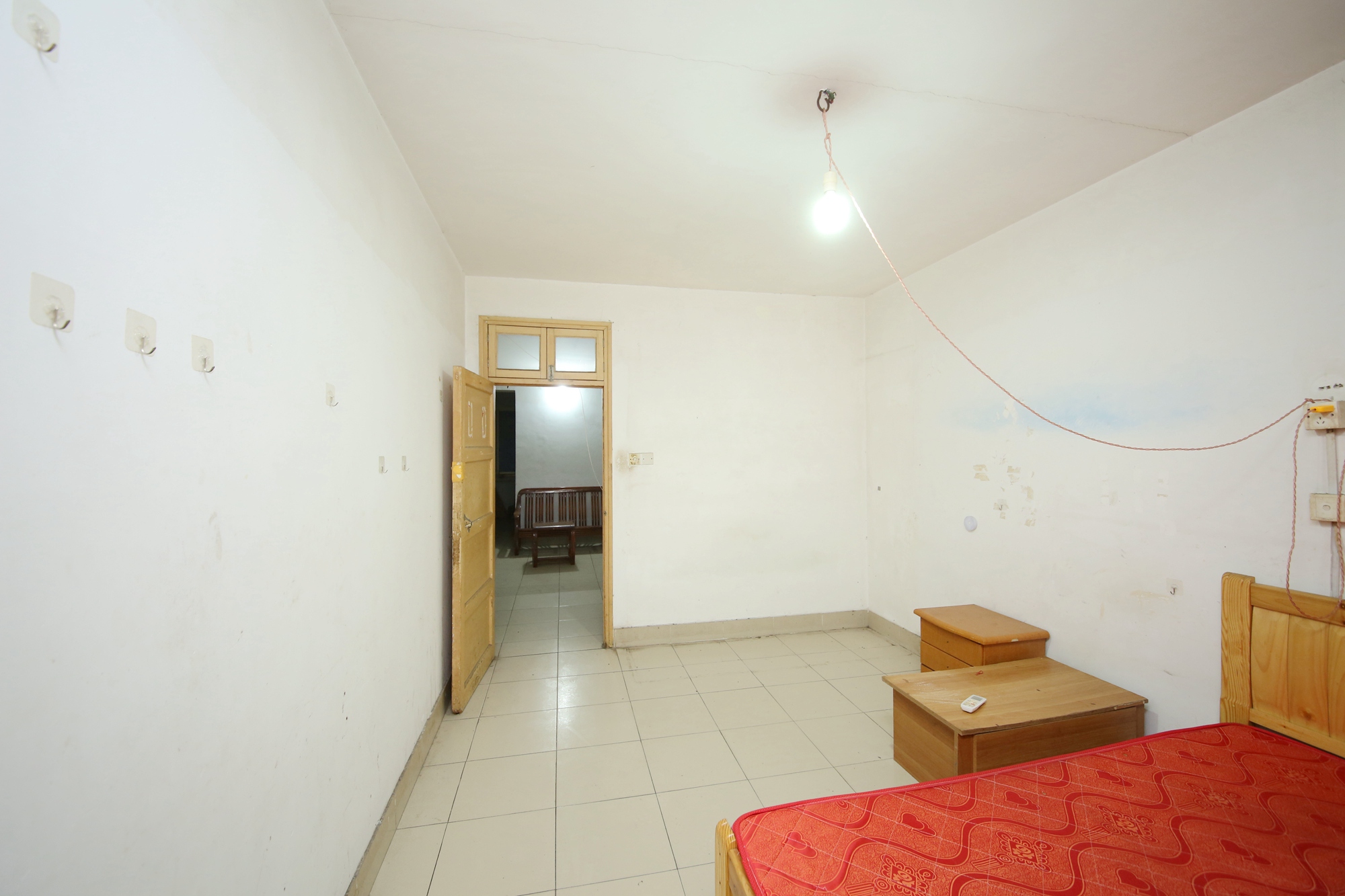 成达花园  3室2厅1卫    40.8万卧室