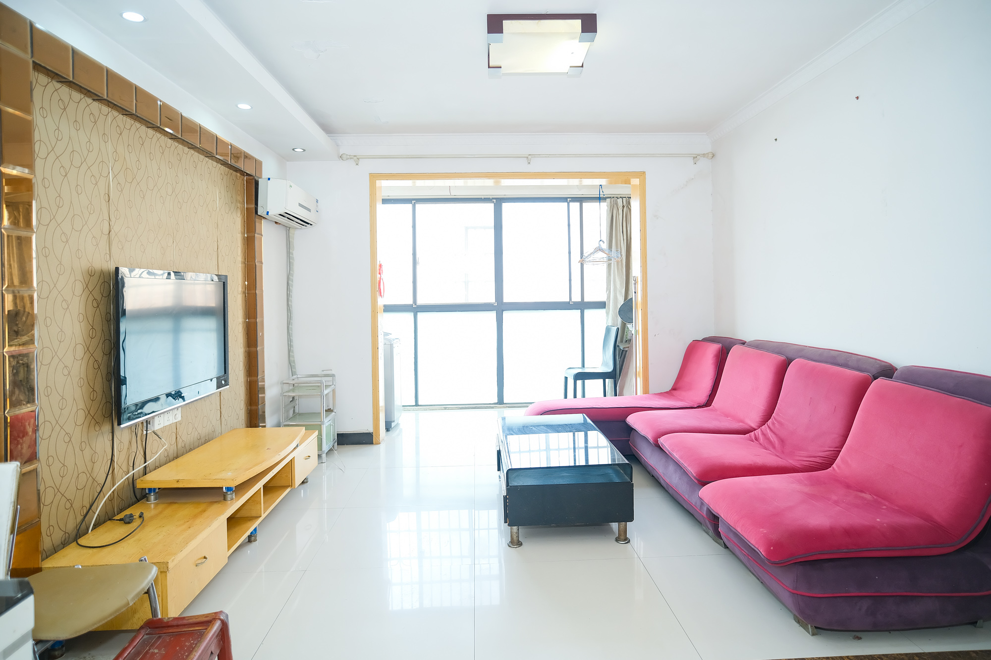 万丽景园 2室2厅1卫 57.00万 万丽景园 2室2厅1卫 57.00万客厅