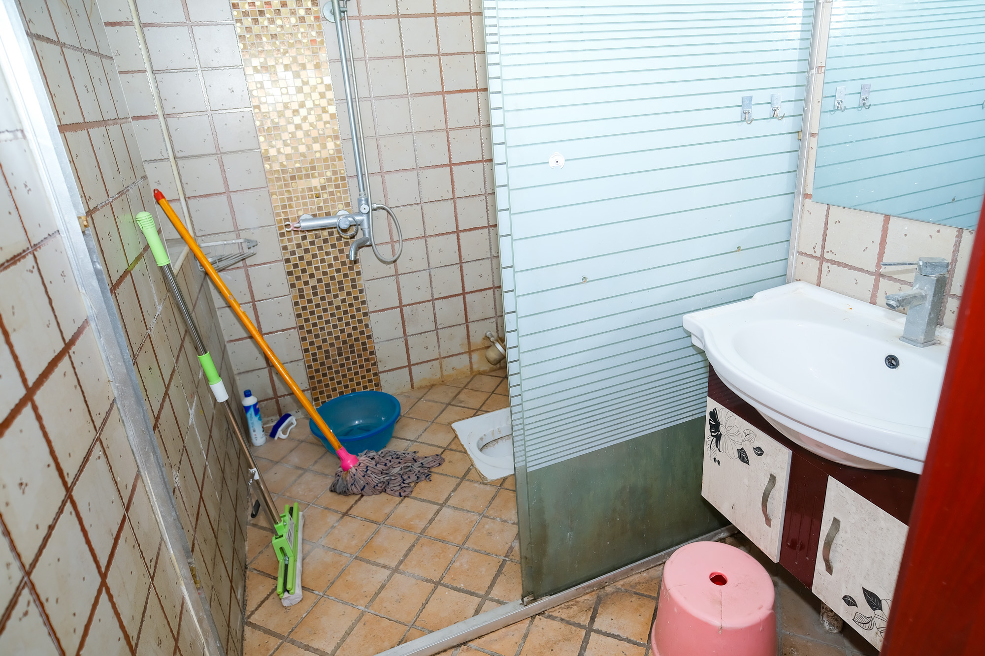 万丽景园 2室2厅1卫 57.00万 万丽景园 2室2厅1卫 57.00万卫生间