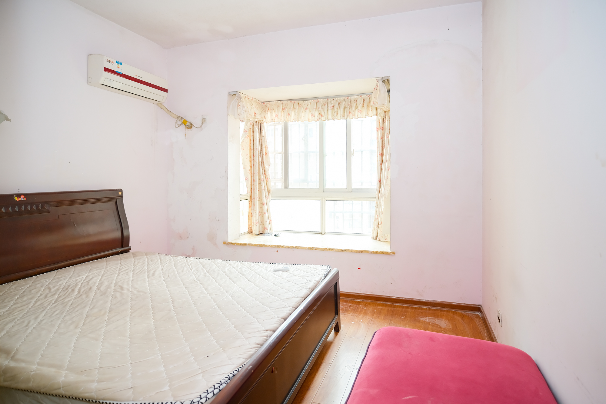 万丽景园 2室2厅1卫 57.00万 万丽景园 2室2厅1卫 57.00万卧室