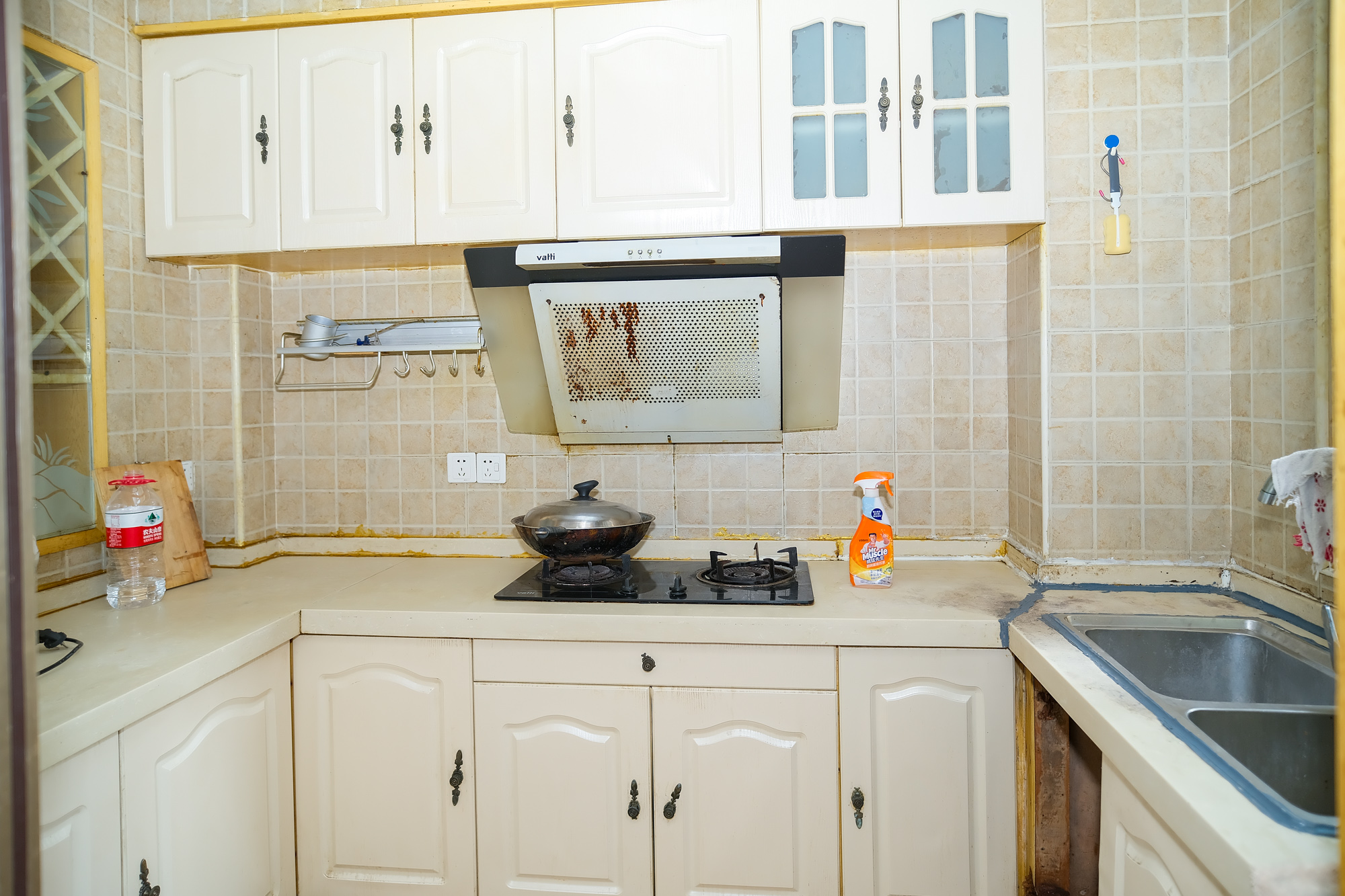 万丽景园 2室2厅1卫 57.00万 万丽景园 2室2厅1卫 57.00万厨房