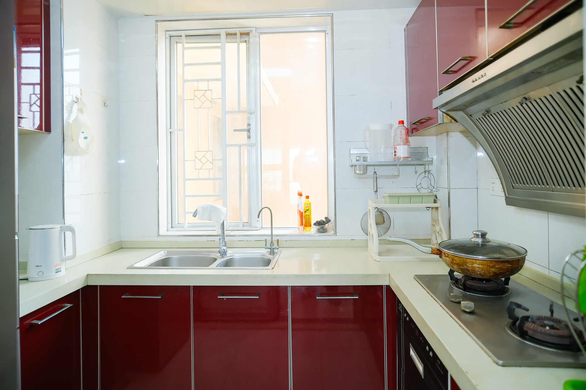 恒广国际景园一二区 3室2厅2卫 86.80万 恒广国际景园一二区 3室2厅2卫 86.80万厨房