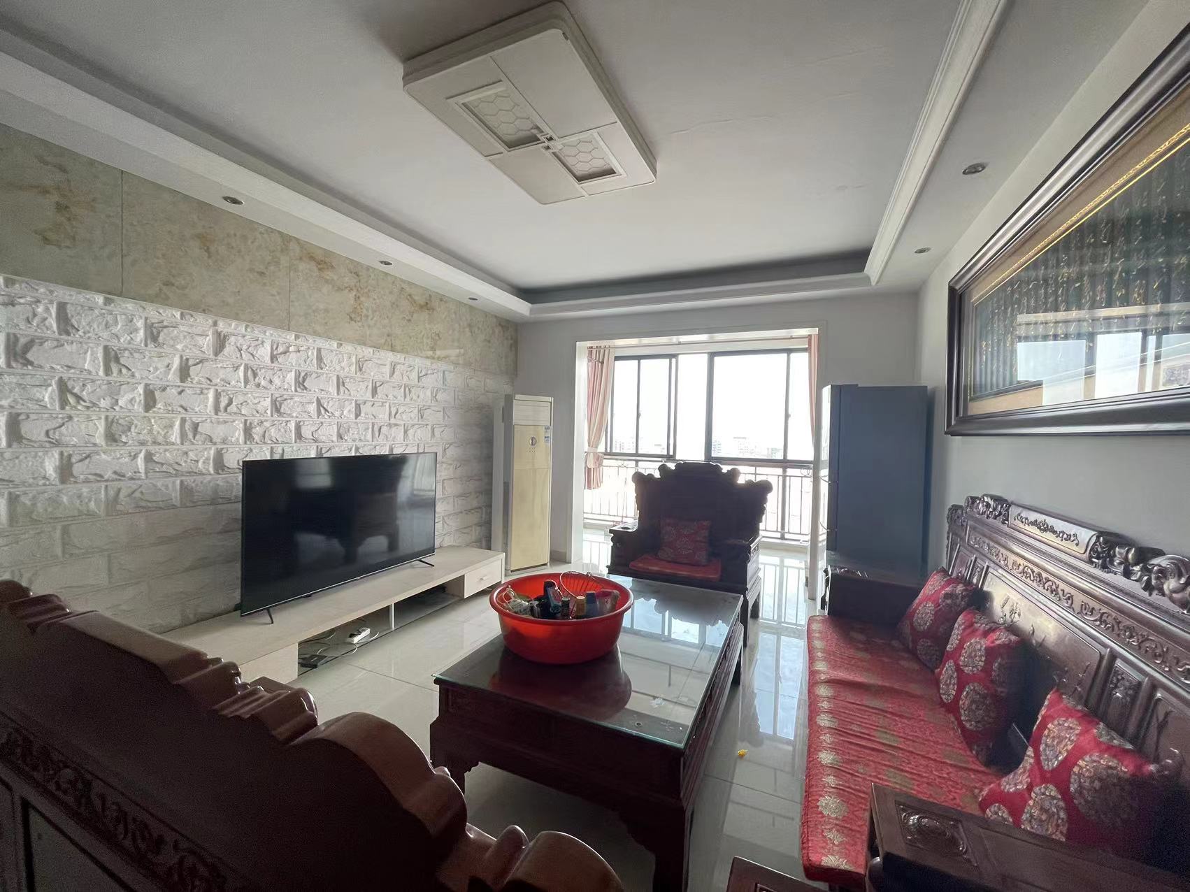 阳光新城  3室2厅2卫    70.0万 阳光新城  3室2厅2卫    70.0万