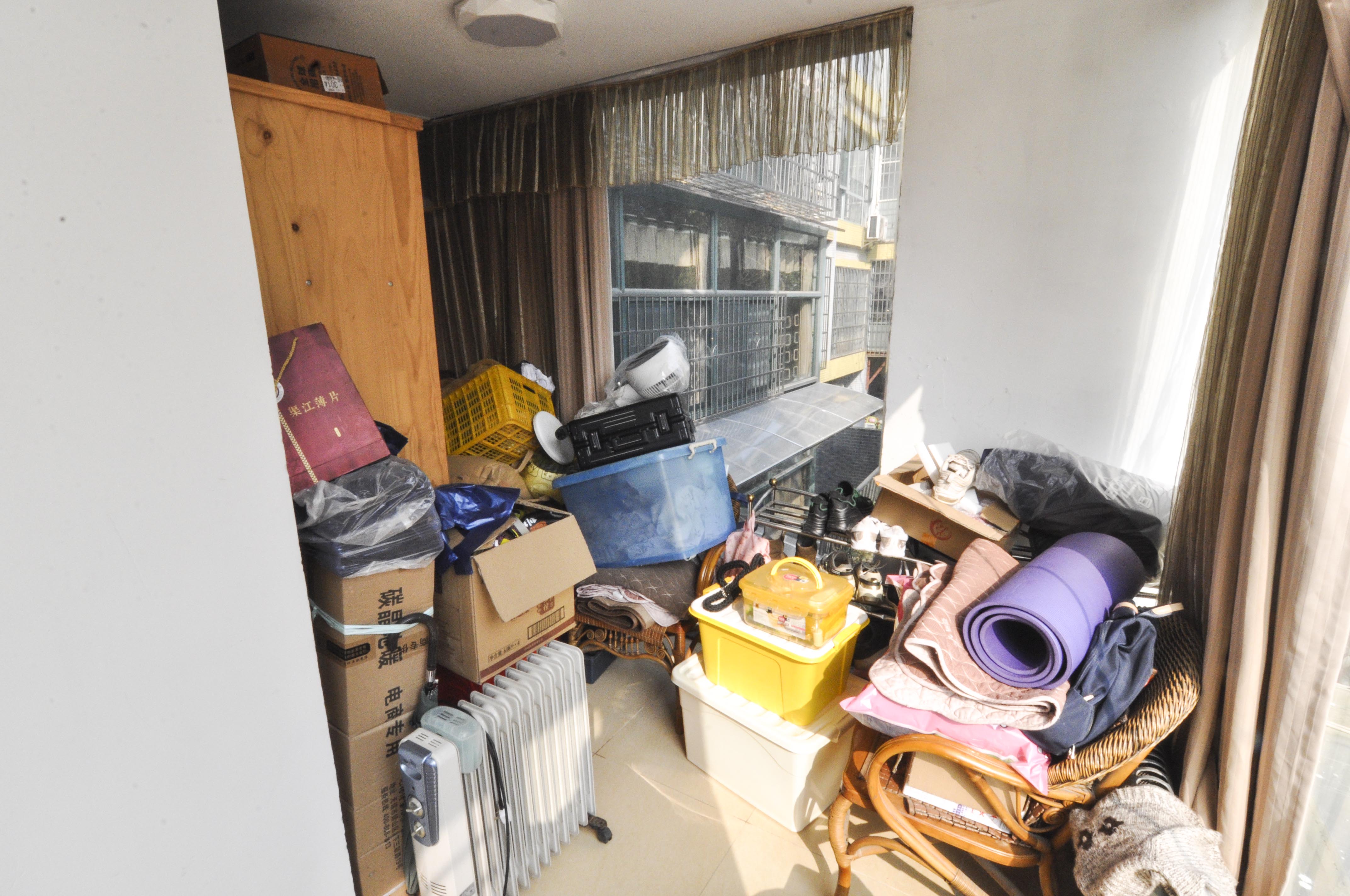 望兴景园一期  4室3厅3卫   135.00万阳台