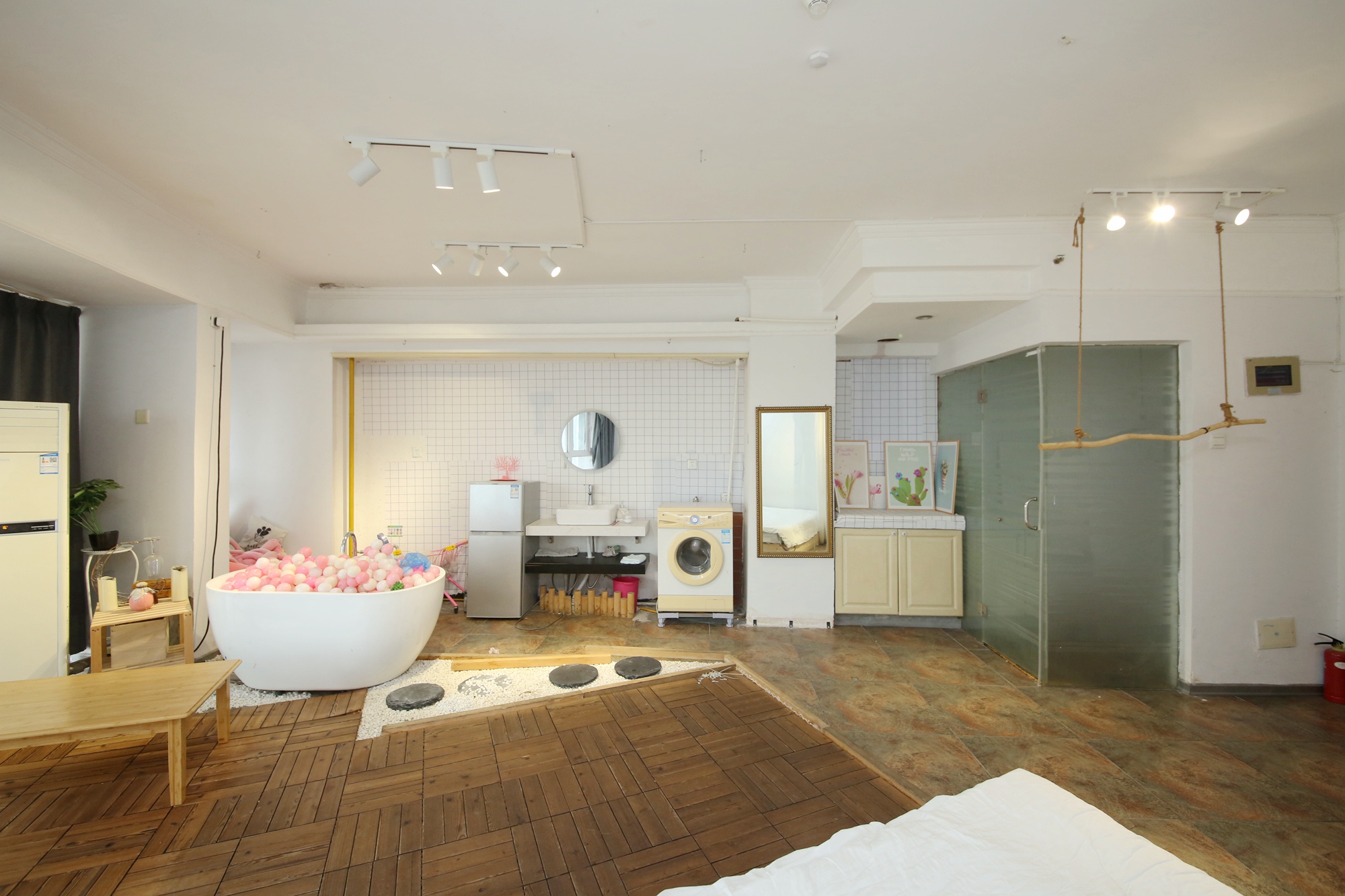 汀兰雅苑  1室1厅1卫    50.0万卧室