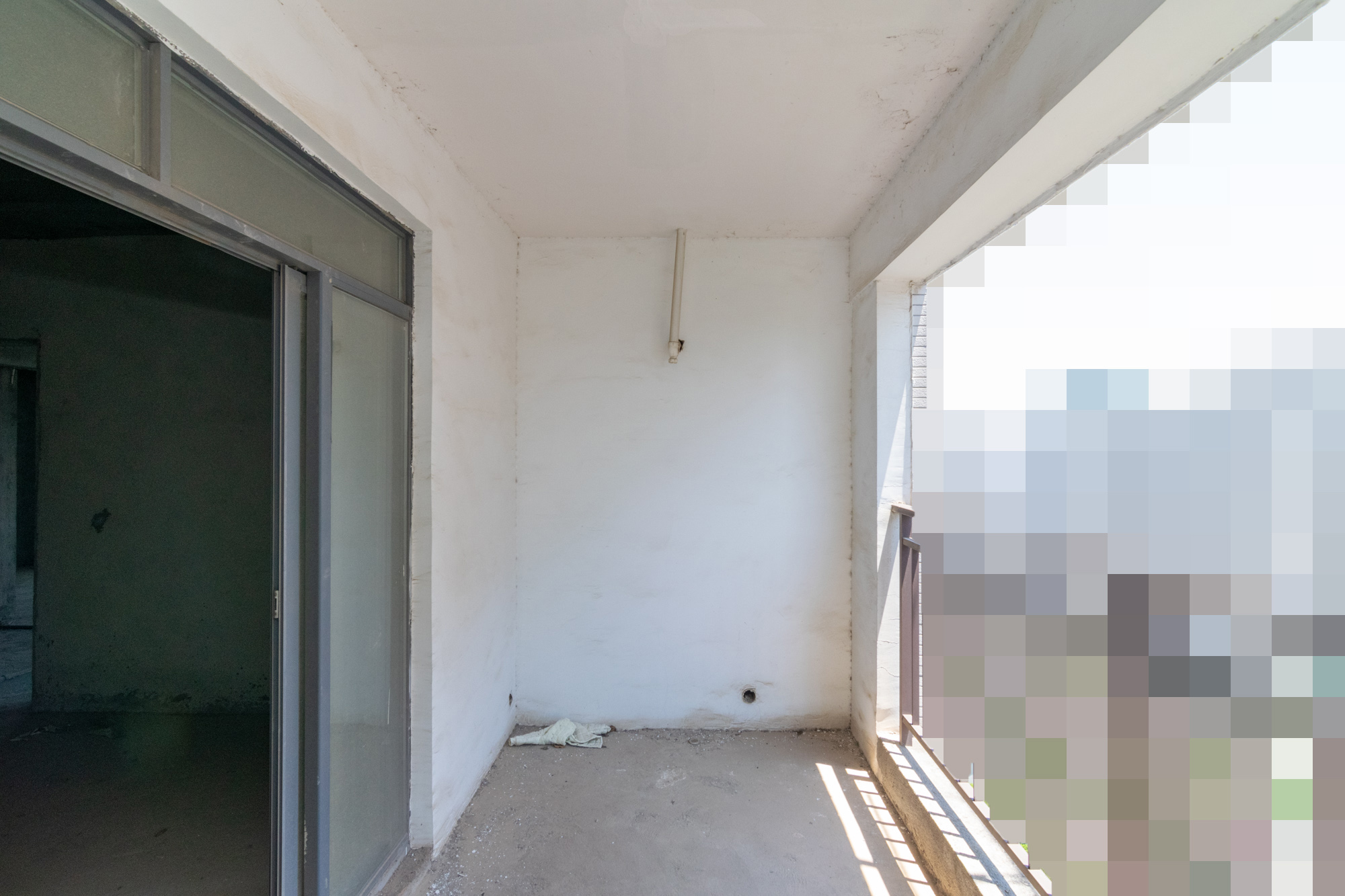 Cross尚公馆  4室2厅2卫   99.00万 Cross尚公馆  4室2厅2卫   99.00万阳台