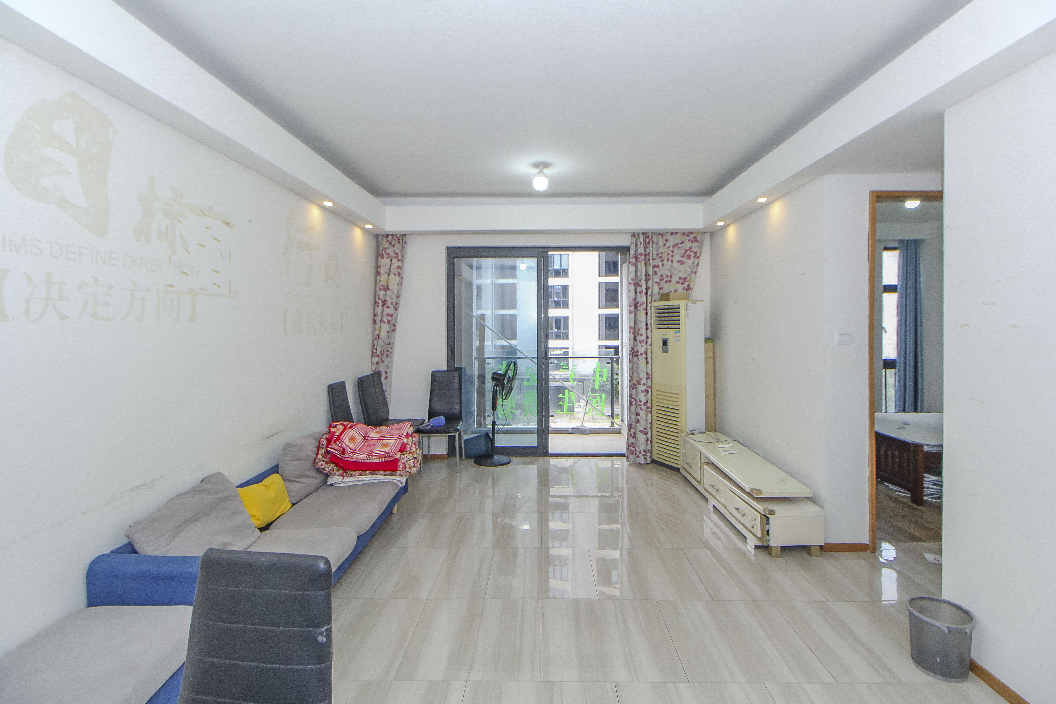 阳光100一期、四五期  3室2厅1卫   85.00万 阳光100一期、四五期  3室2厅1卫   85.00万客厅