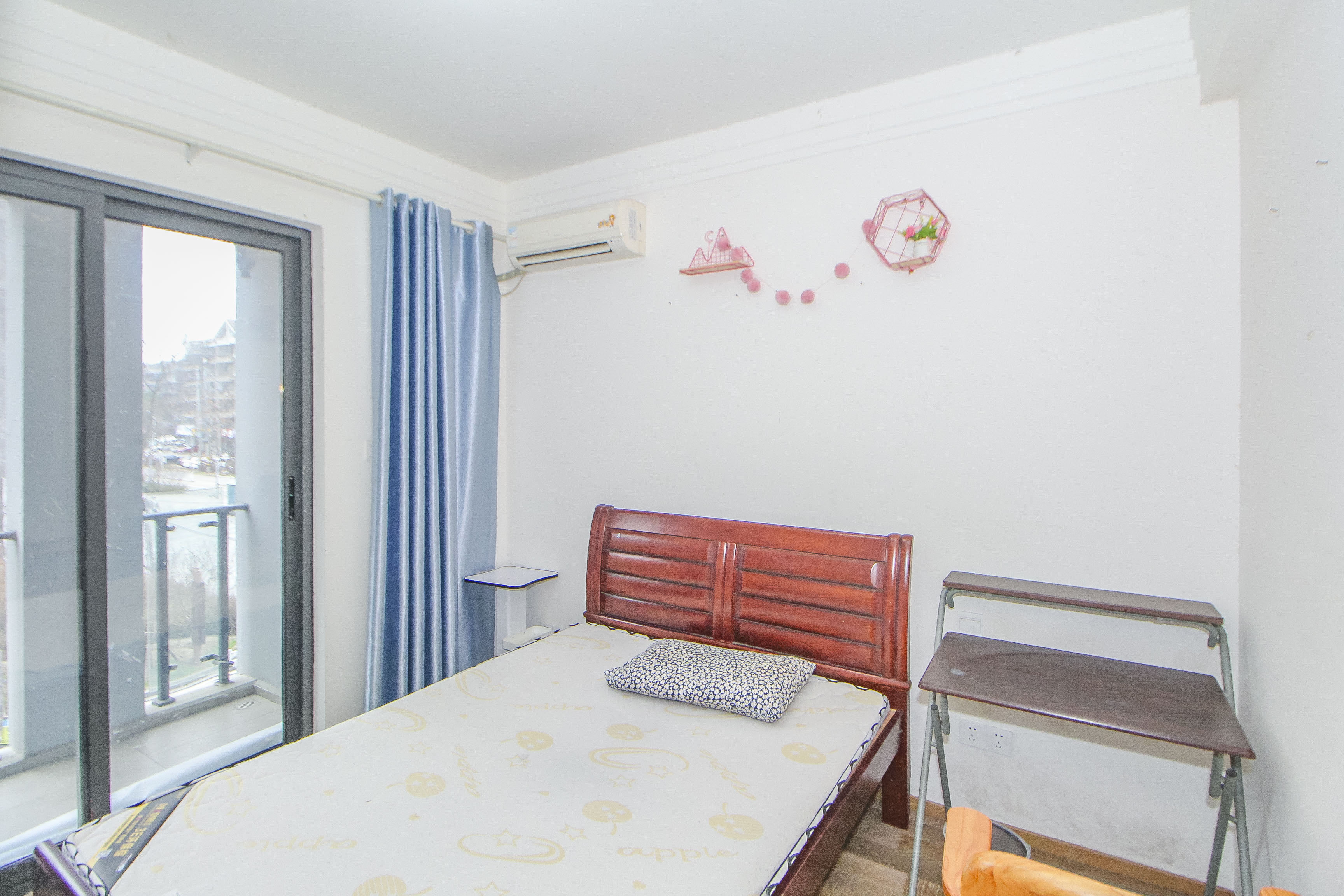 阳光100一期、四五期  3室2厅1卫   85.00万 阳光100一期、四五期  3室2厅1卫   85.00万卧室