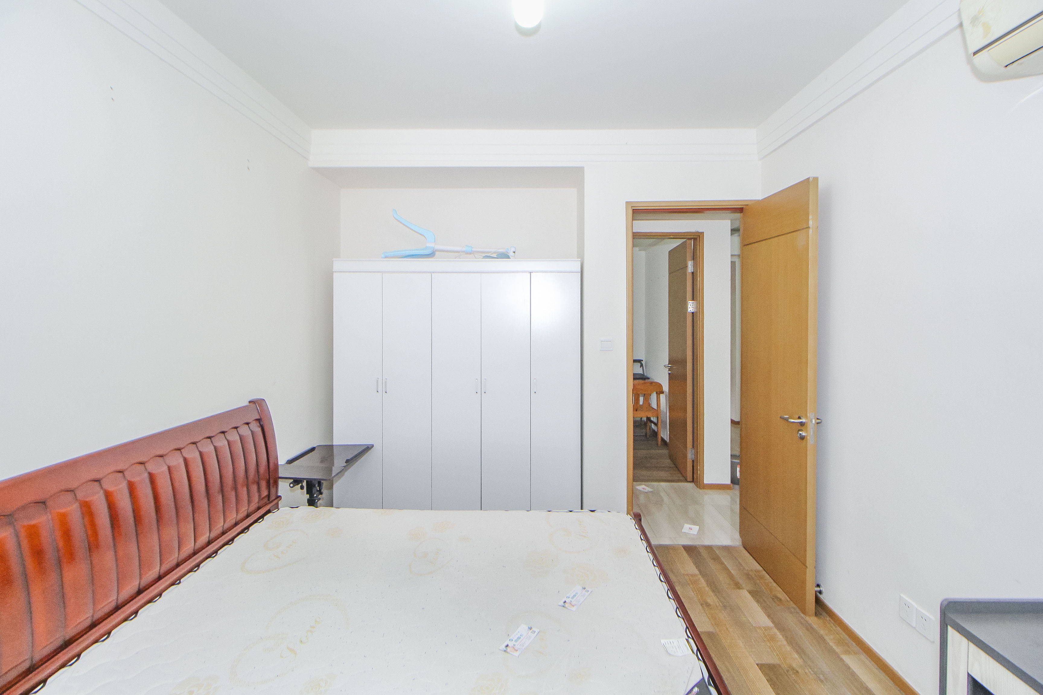 阳光100一期、四五期  3室2厅1卫   85.00万 阳光100一期、四五期  3室2厅1卫   85.00万卧室