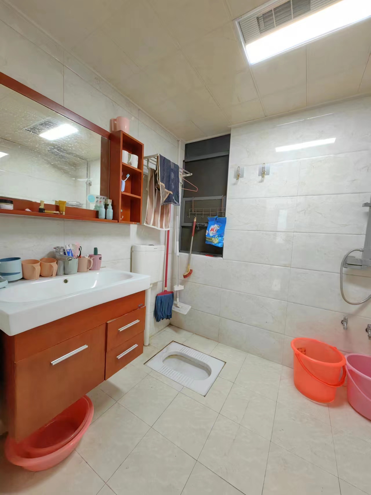 泰山公馆  3室2厅2卫   86.00万 泰山公馆  3室2厅2卫   86.00万室内图