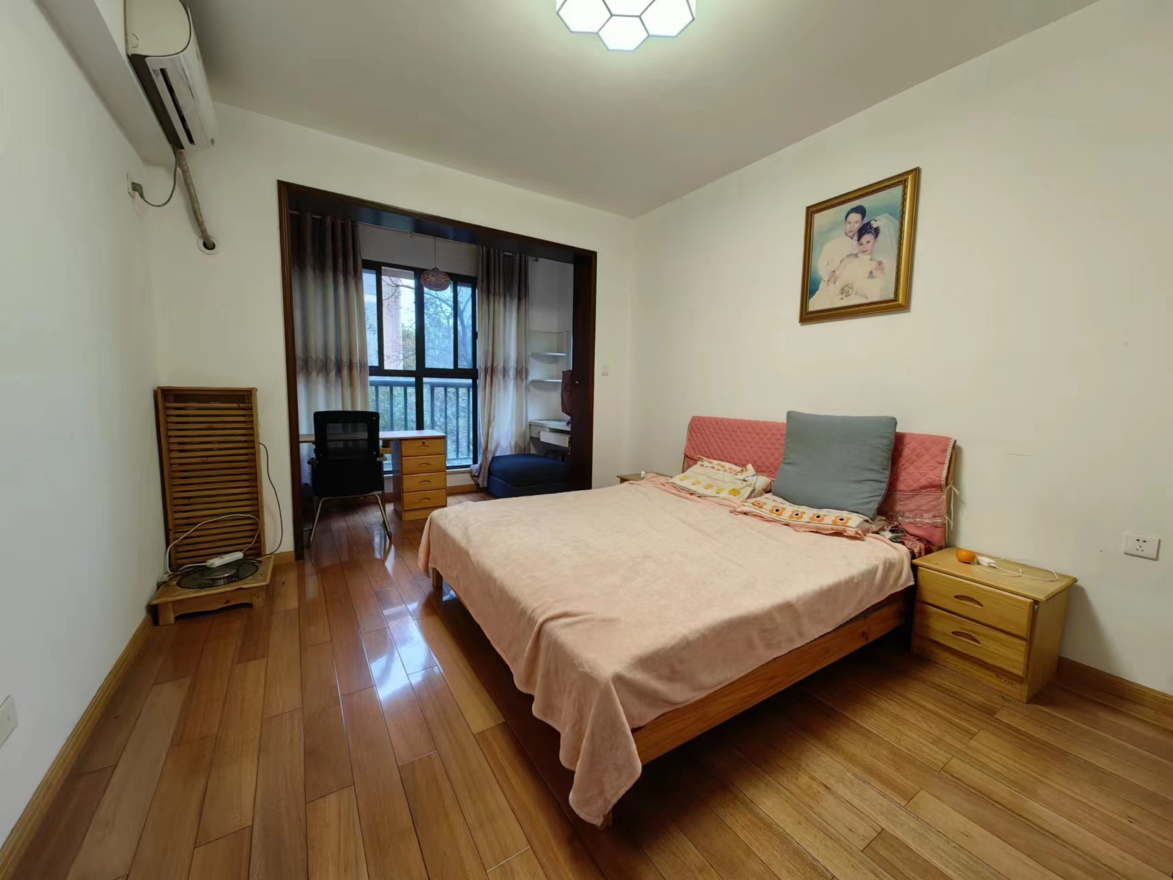 泰山公馆  3室2厅2卫   86.00万 泰山公馆  3室2厅2卫   86.00万室内图