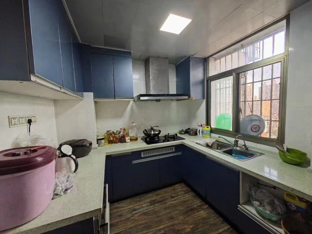 东方豪苑 4室2厅2卫 75.8万 东方豪苑 4室2厅2卫 75.8万室内图