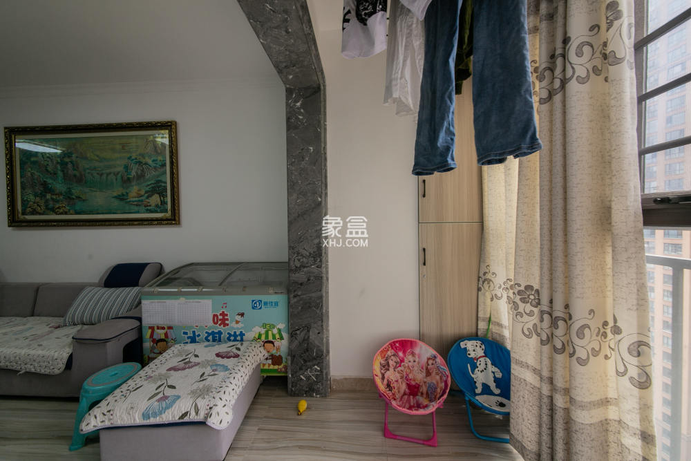 湘誠(chéng)德峰小區(qū)  3室2廳1衛(wèi)   85.00萬(wàn)