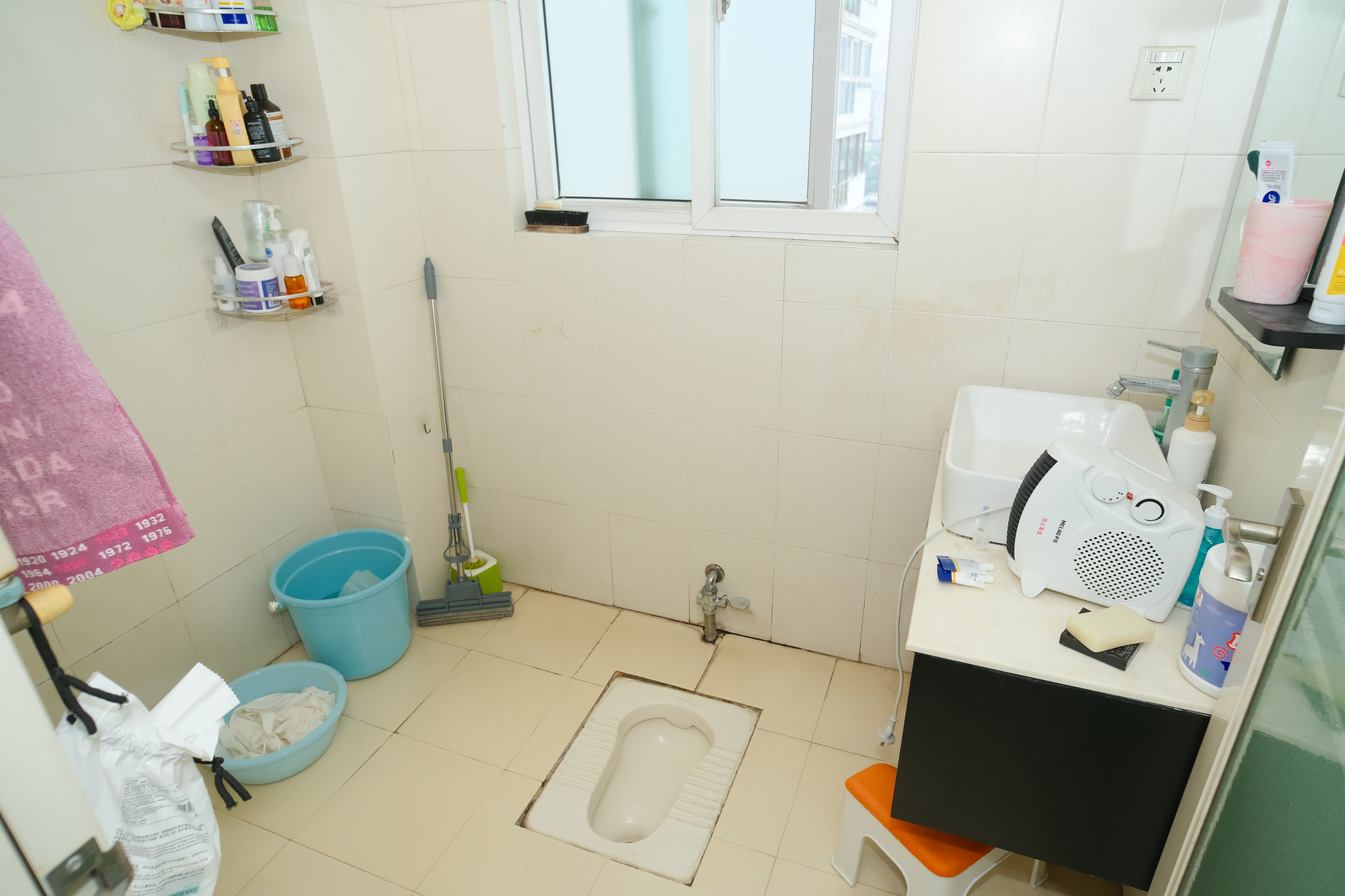 晶华美地 4室2厅2卫 99.80万 晶华美地 4室2厅2卫 99.80万卫生间