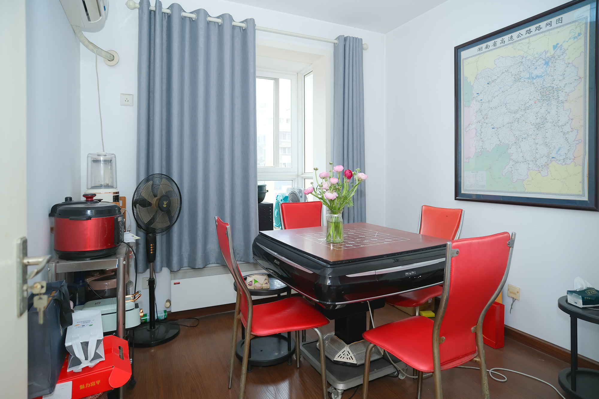 晶华美地 4室2厅2卫 99.80万 晶华美地 4室2厅2卫 99.80万卧室