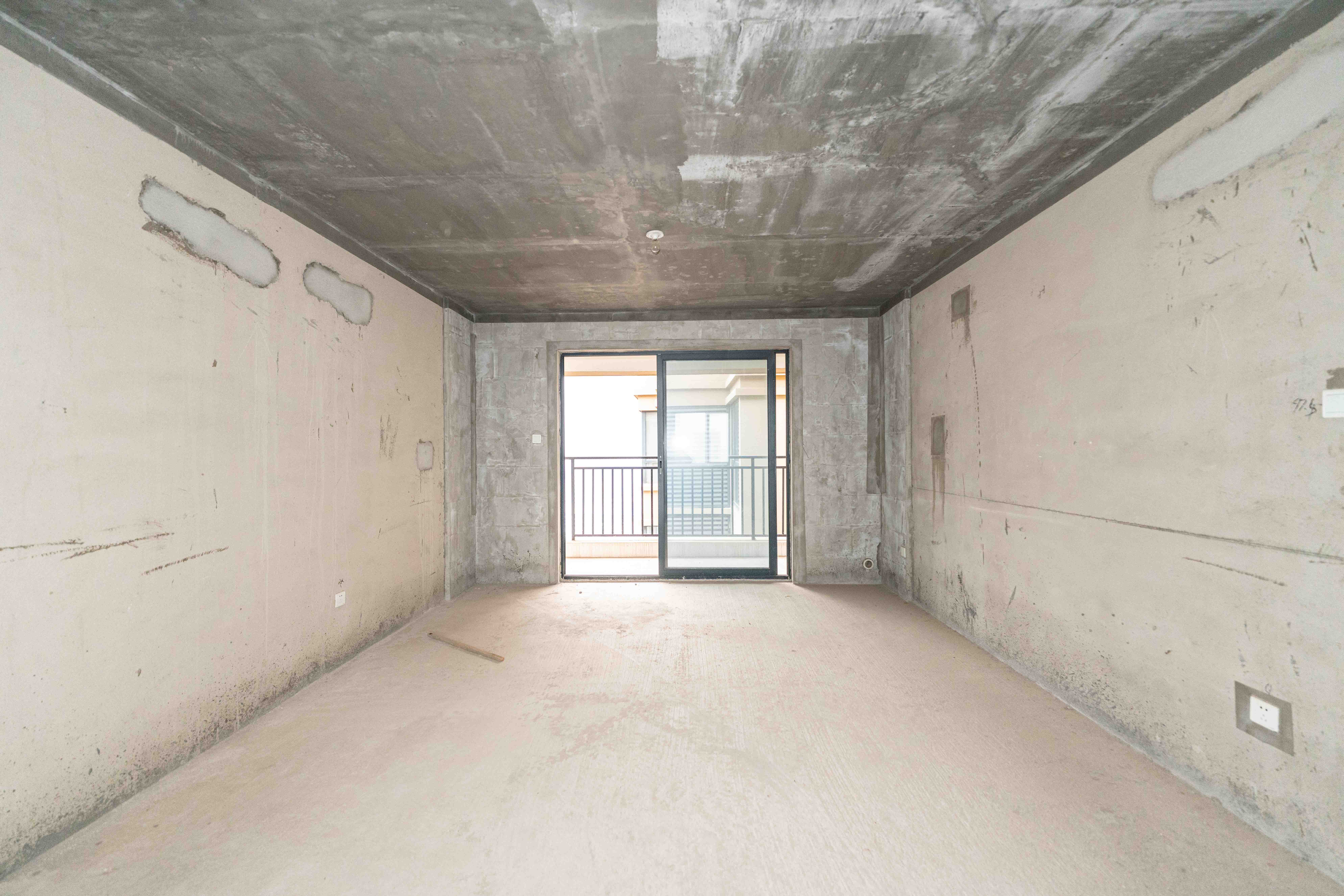 中建嘉和城 4室2厅2卫 95.0万 中建嘉和城 4室2厅2卫 95.0万客厅