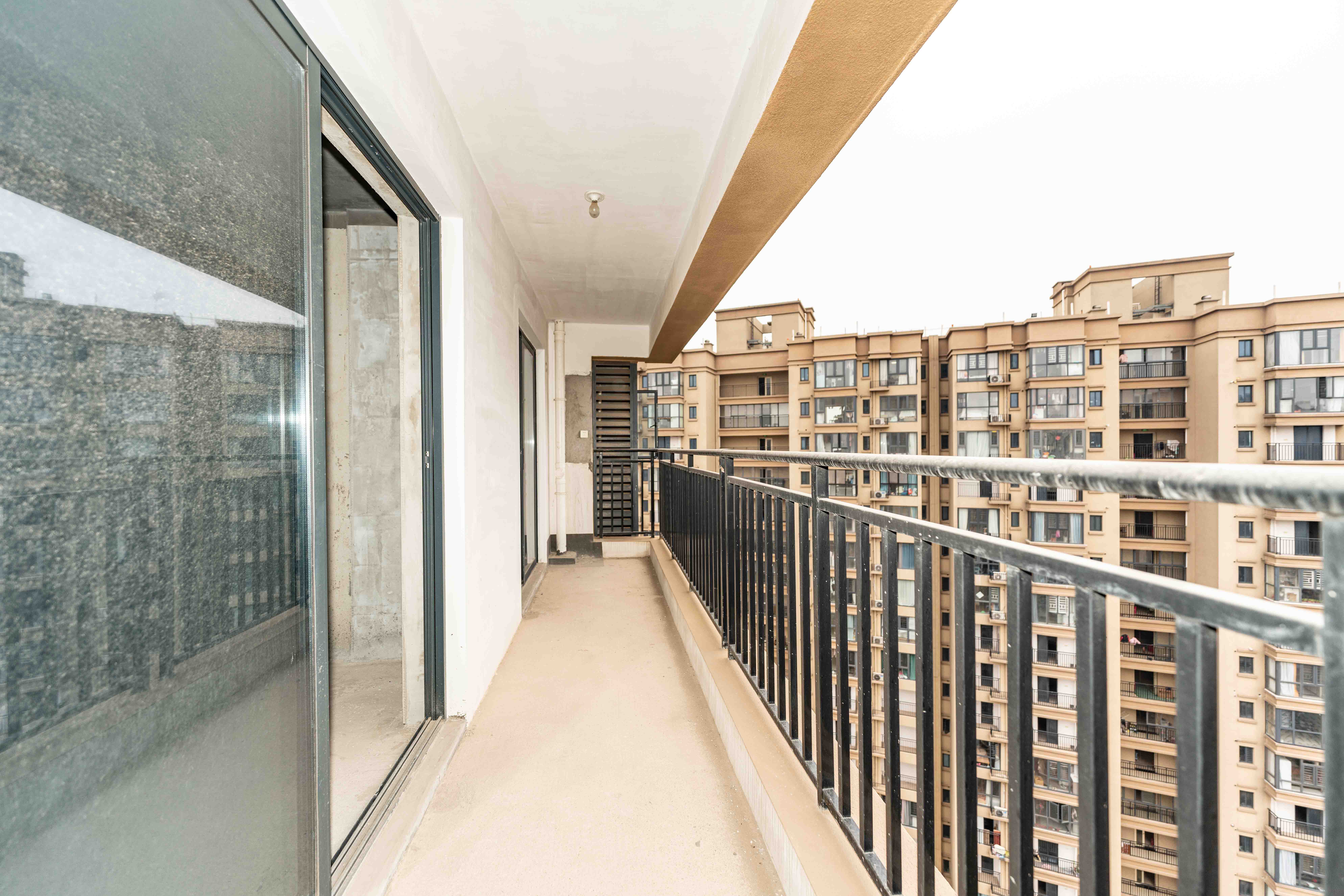 中建嘉和城 4室2厅2卫 95.0万 中建嘉和城 4室2厅2卫 95.0万阳台