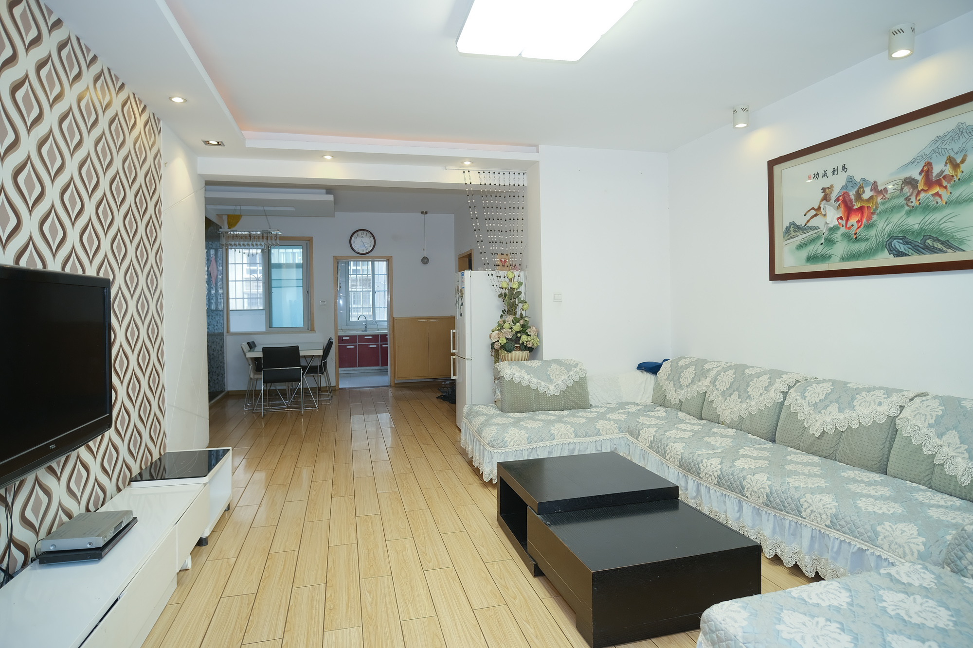 世景华庭 3室2厅2卫 66.0万 世景华庭 3室2厅2卫 66.0万客厅