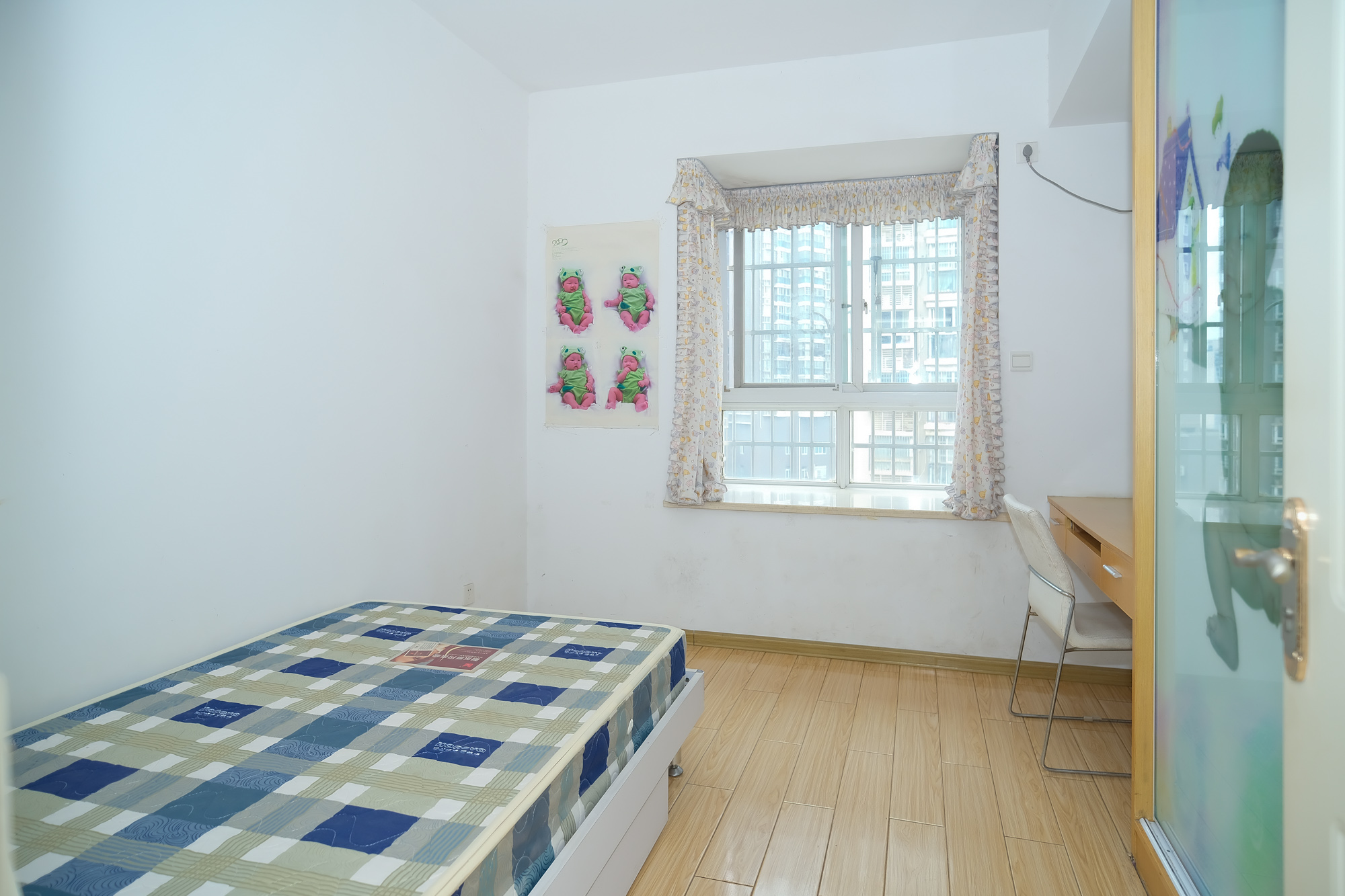 世景华庭 3室2厅2卫 66.0万 世景华庭 3室2厅2卫 66.0万卧室