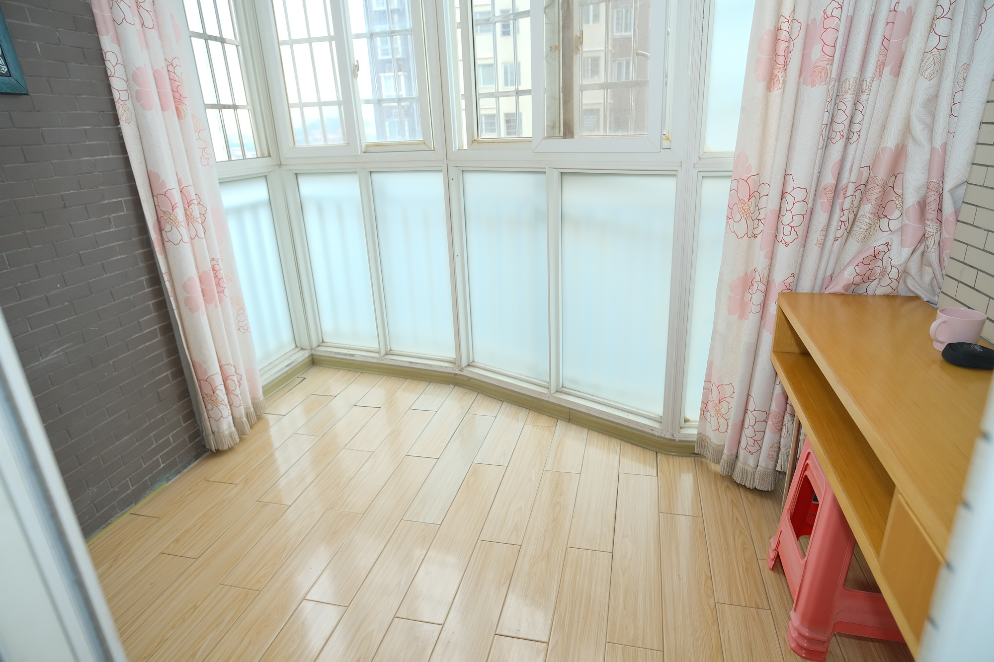 世景华庭 3室2厅2卫 66.0万 世景华庭 3室2厅2卫 66.0万阳台