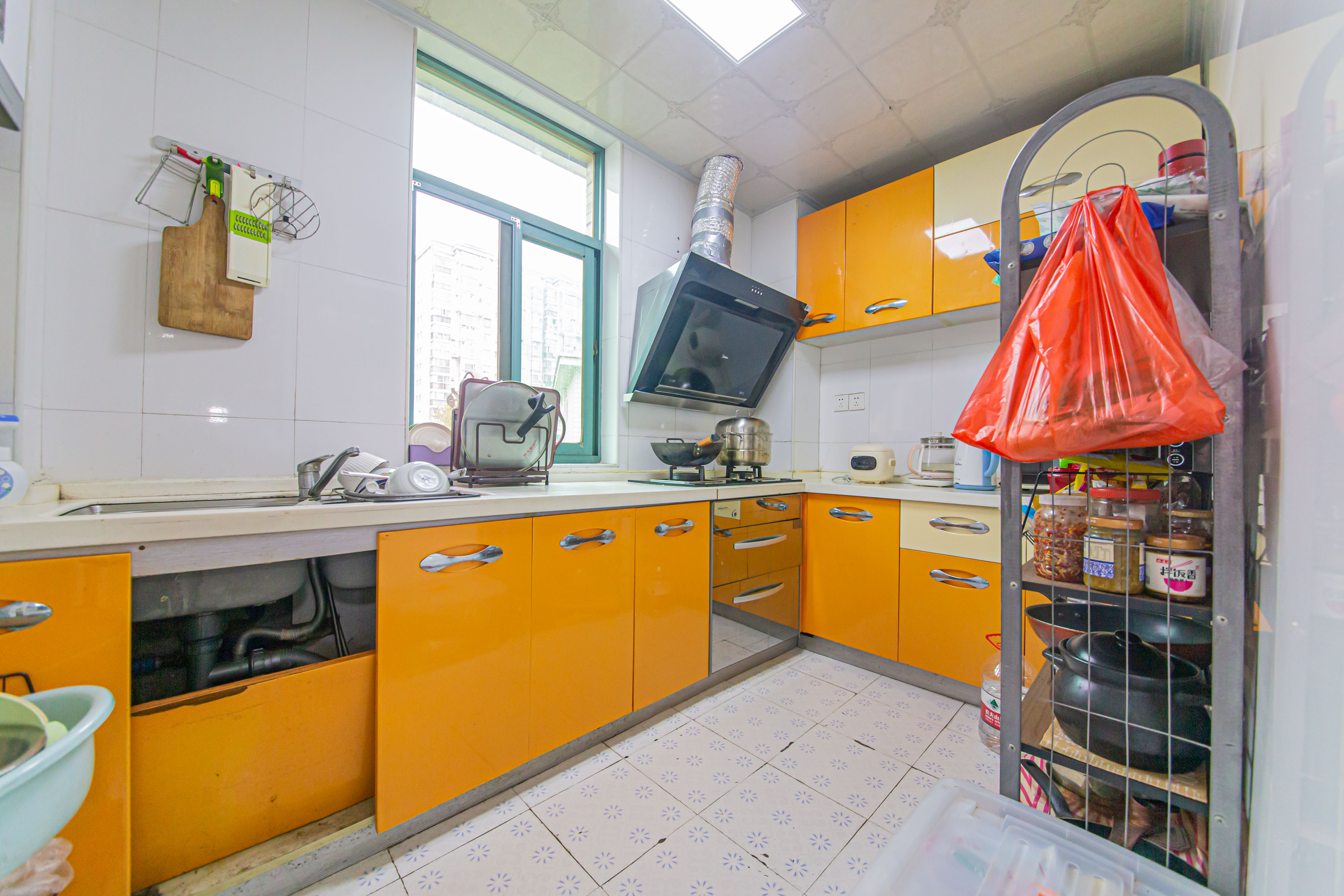 柠檬丽都 4室2厅1卫 68.0万 柠檬丽都 4室2厅1卫 68.0万厨房