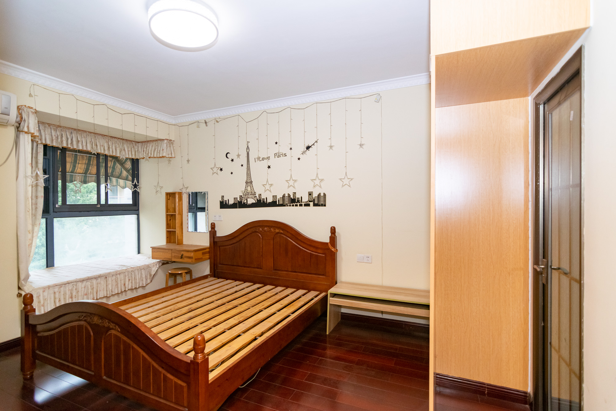 南山苏迪亚诺 3室2厅2卫 90.00万 南山苏迪亚诺 3室2厅2卫 90.00万卧室