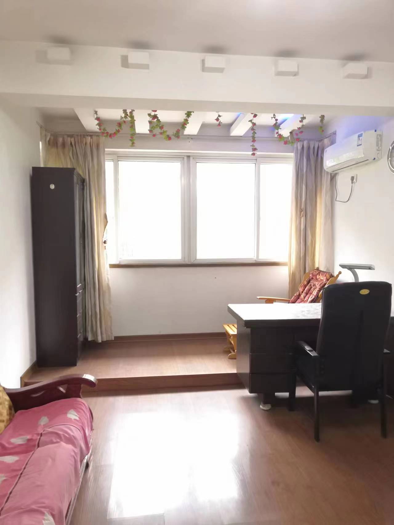 青年乐园 4室0厅0卫 41.80万 青年乐园 4室0厅0卫 41.80万室内图