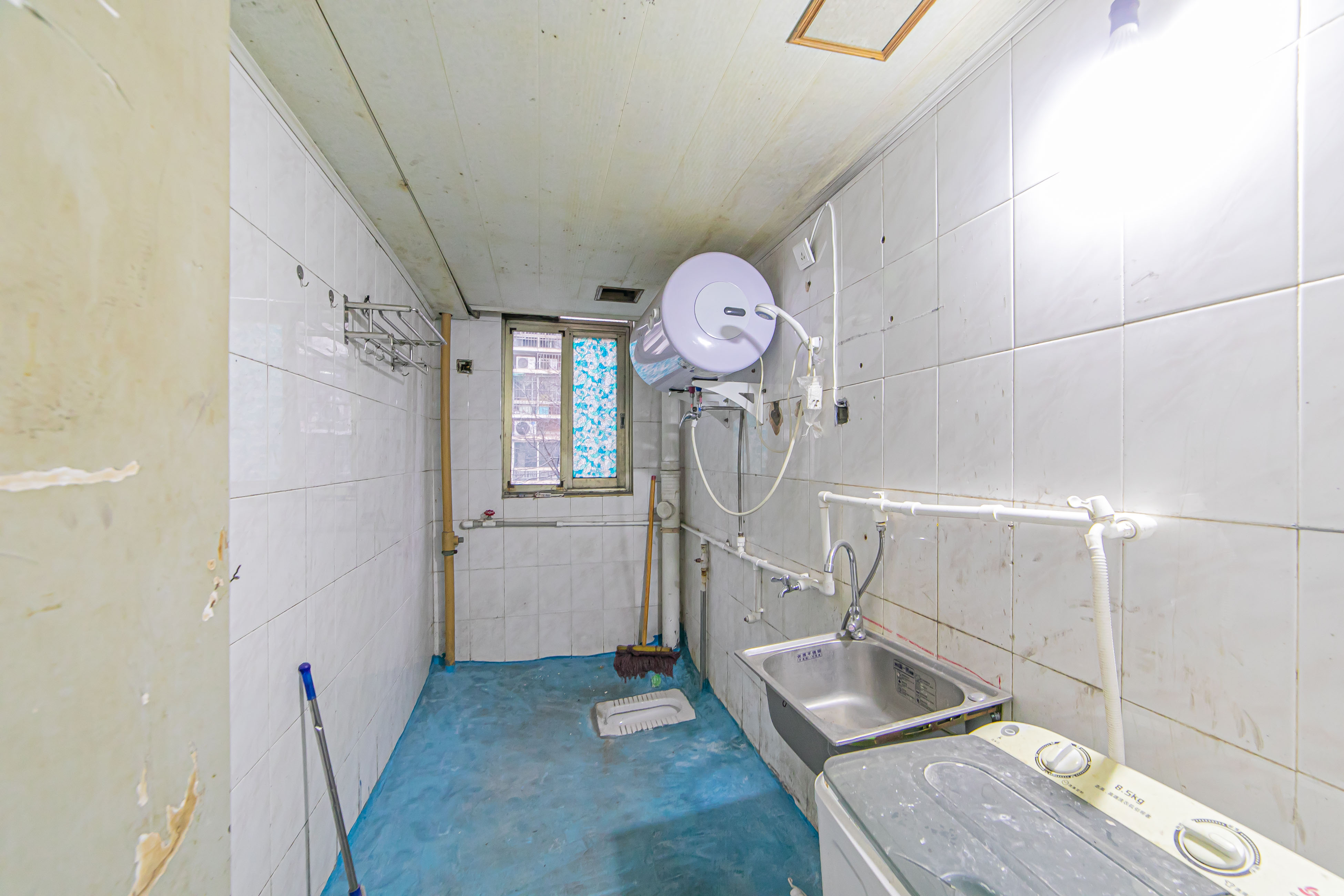 星邮小区 3室2厅1卫 55.0万 星邮小区 3室2厅1卫 55.0万卫生间