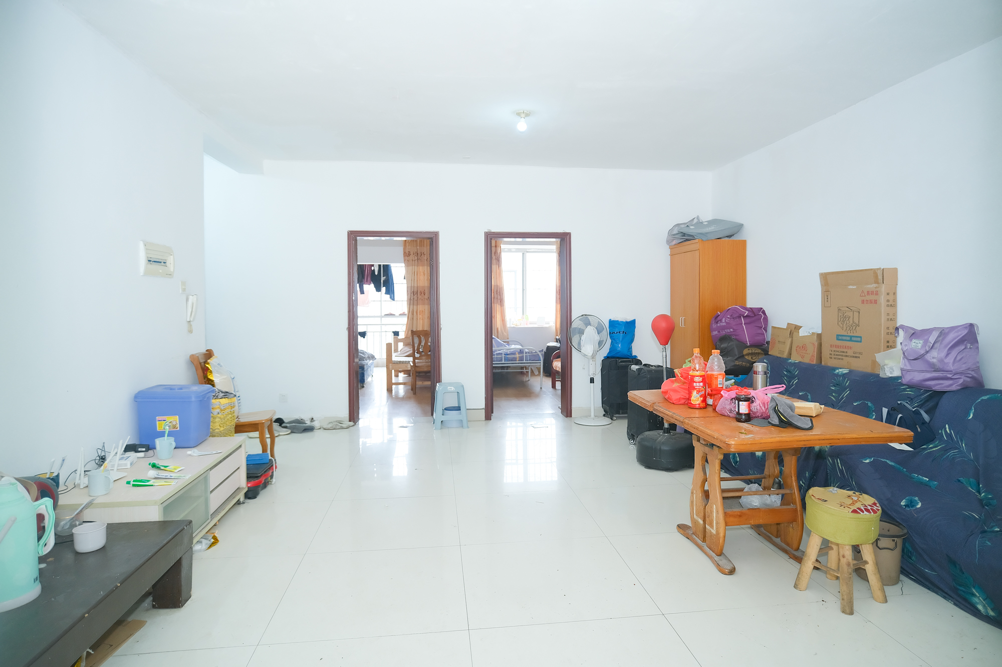 湘绣城 2室2厅1卫 39.30万 湘绣城 2室2厅1卫 39.30万客厅