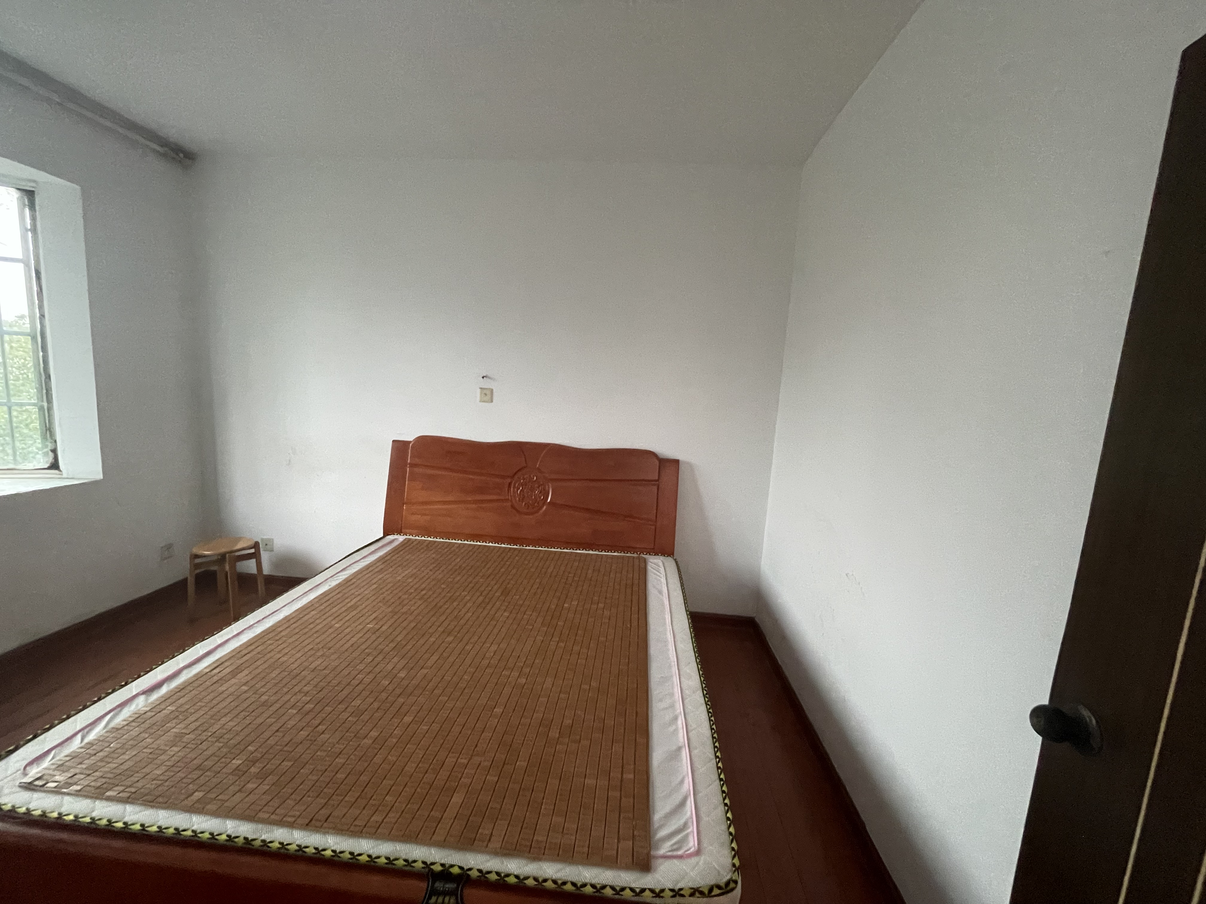 楠湖山庄  3室2厅2卫   50.00万 楠湖山庄  3室2厅2卫   50.00万室内图