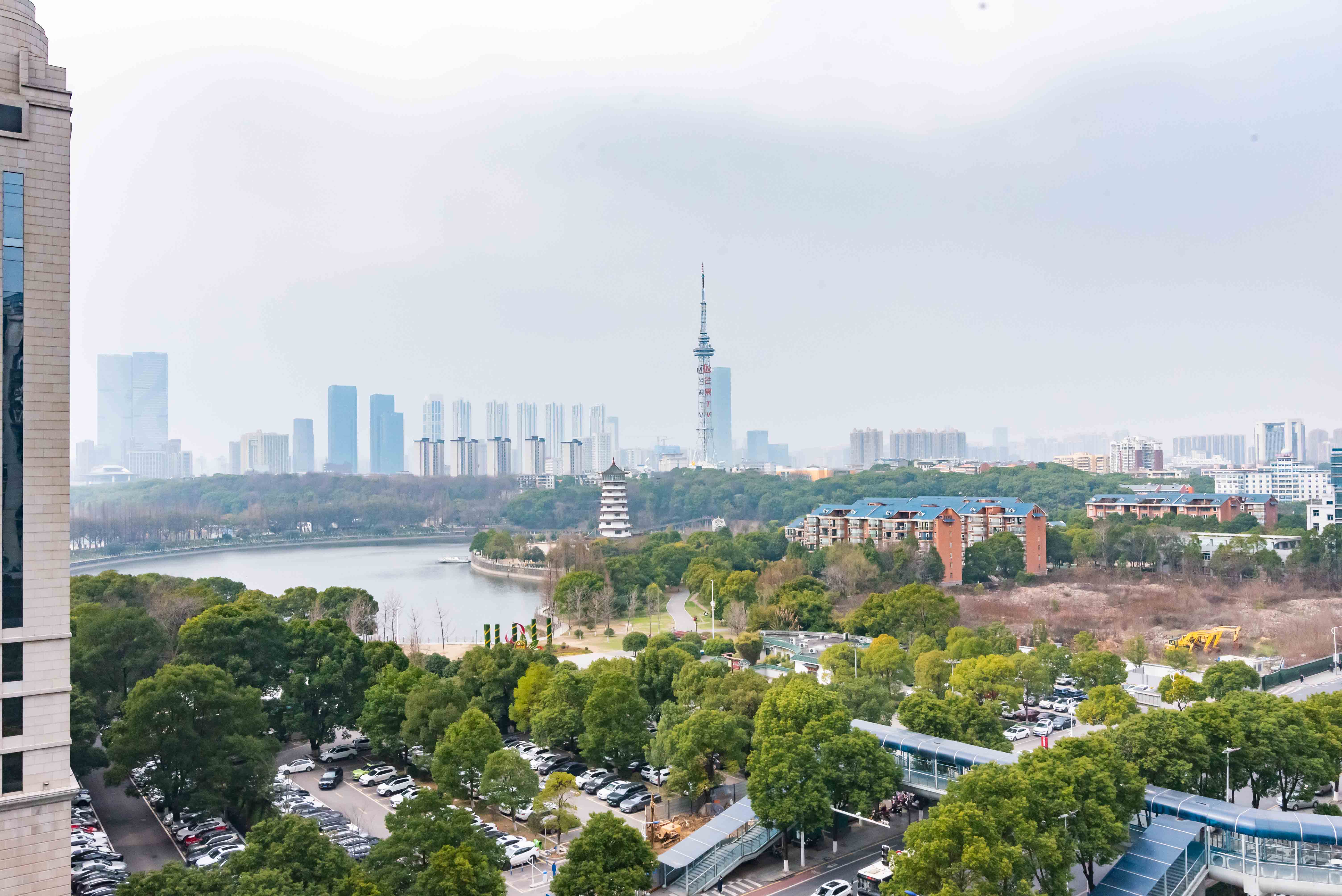 王府花园  3室2厅2卫   158.00万其他