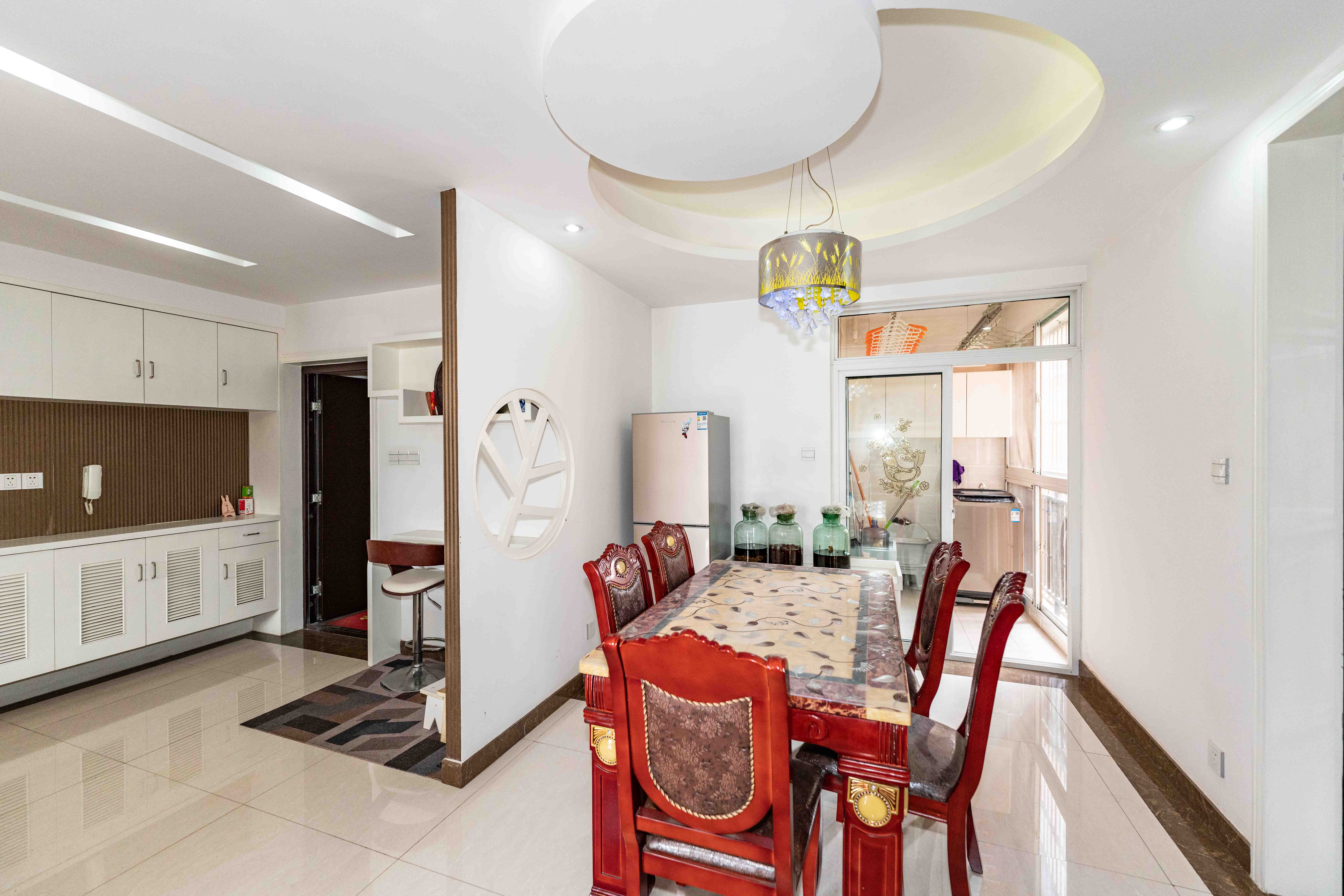 腾泰佳园  3室2厅2卫    89.0万客厅