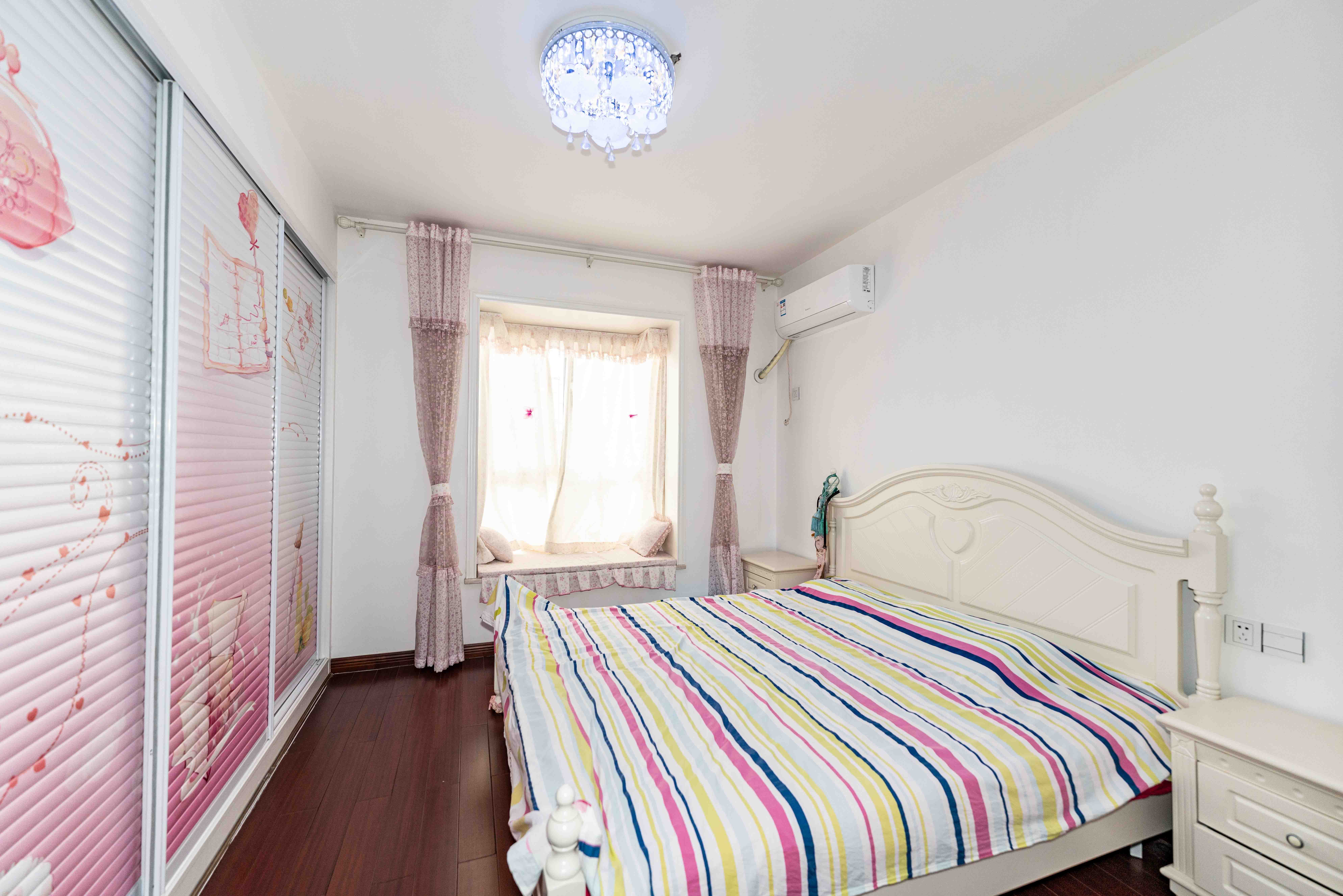 腾泰佳园  3室2厅2卫    89.0万卧室