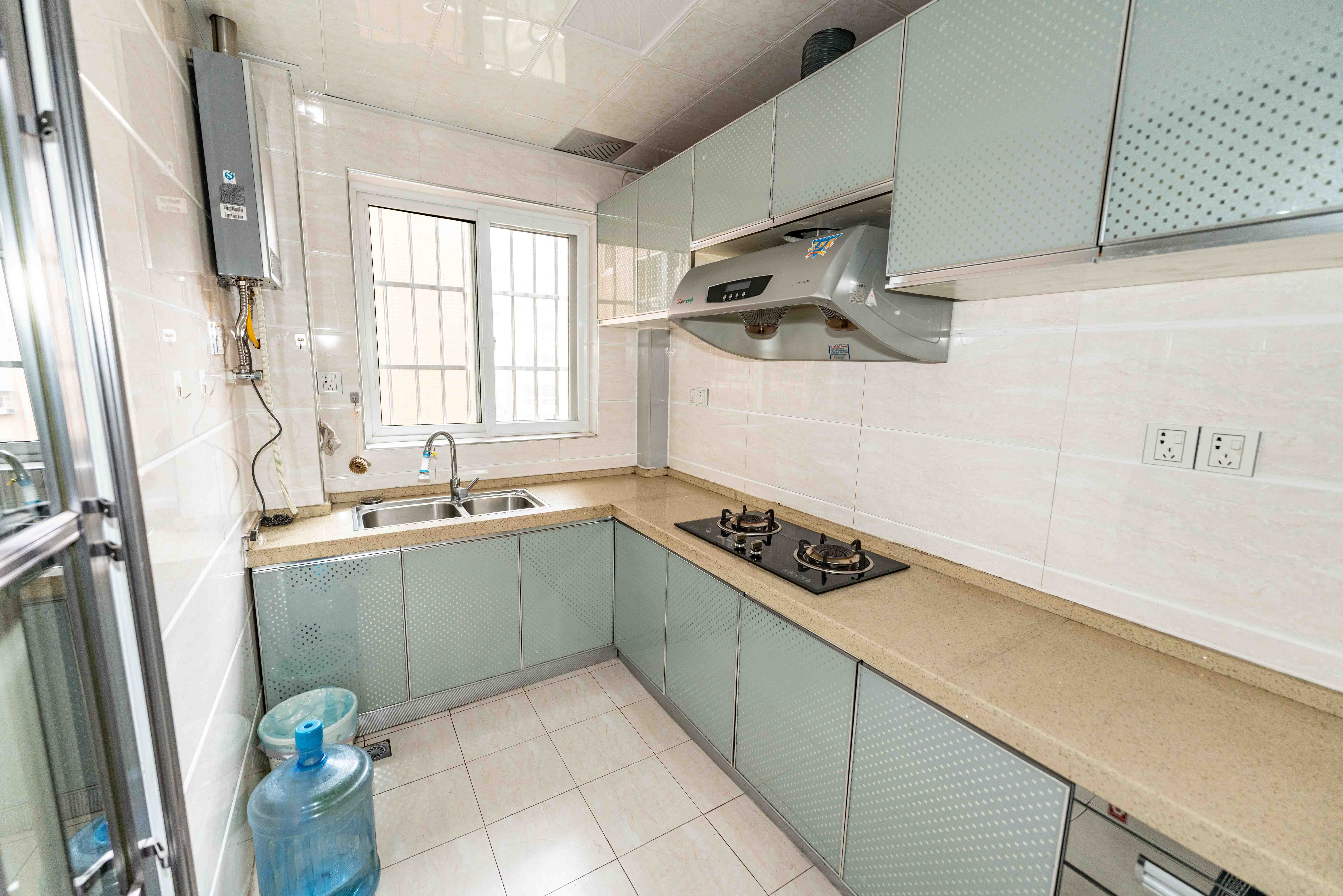 腾泰佳园  3室2厅2卫    89.0万厨房