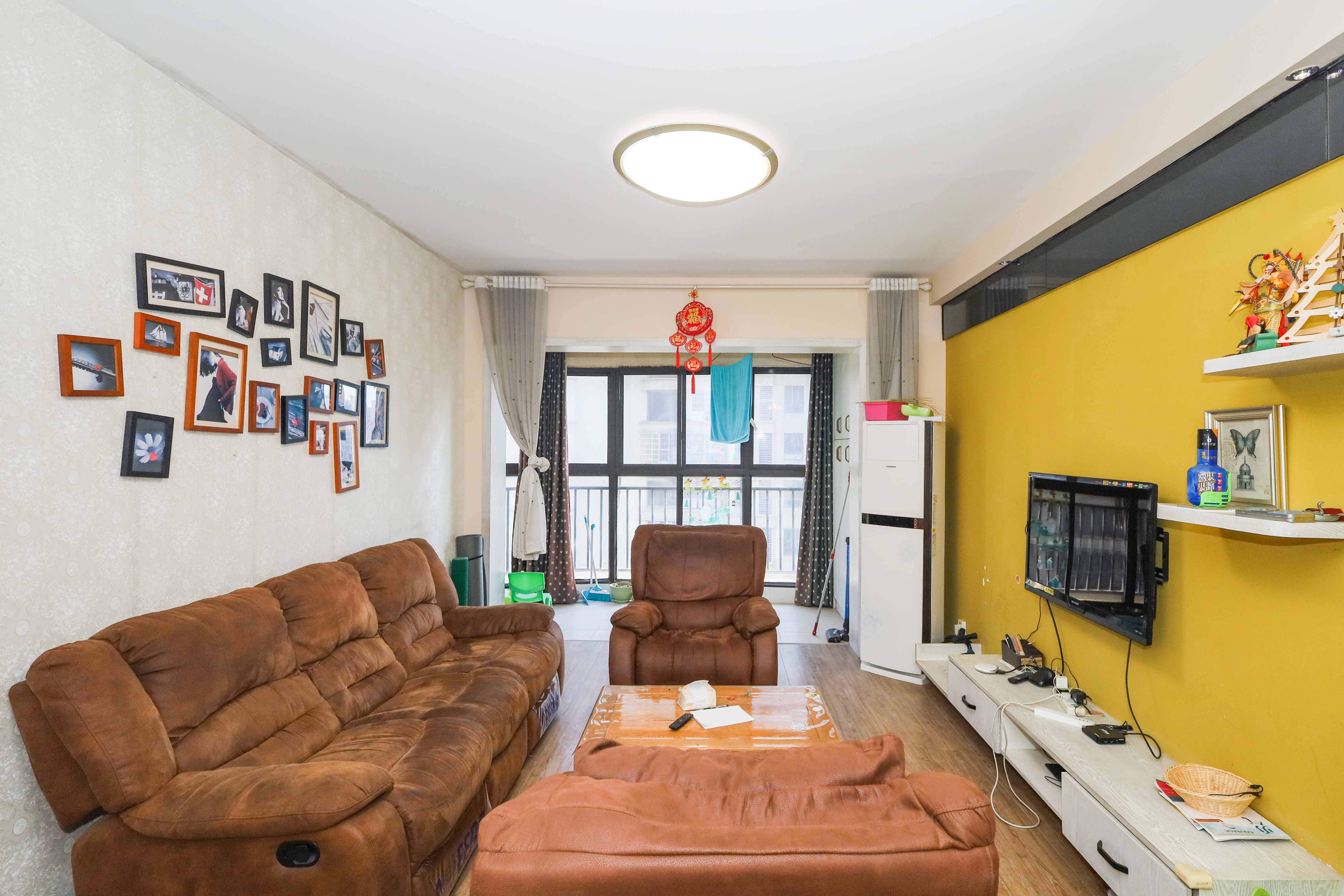 保利麓谷林语D区  2室2厅2卫    65.0万 保利麓谷林语D区  2室2厅2卫    65.0万客厅