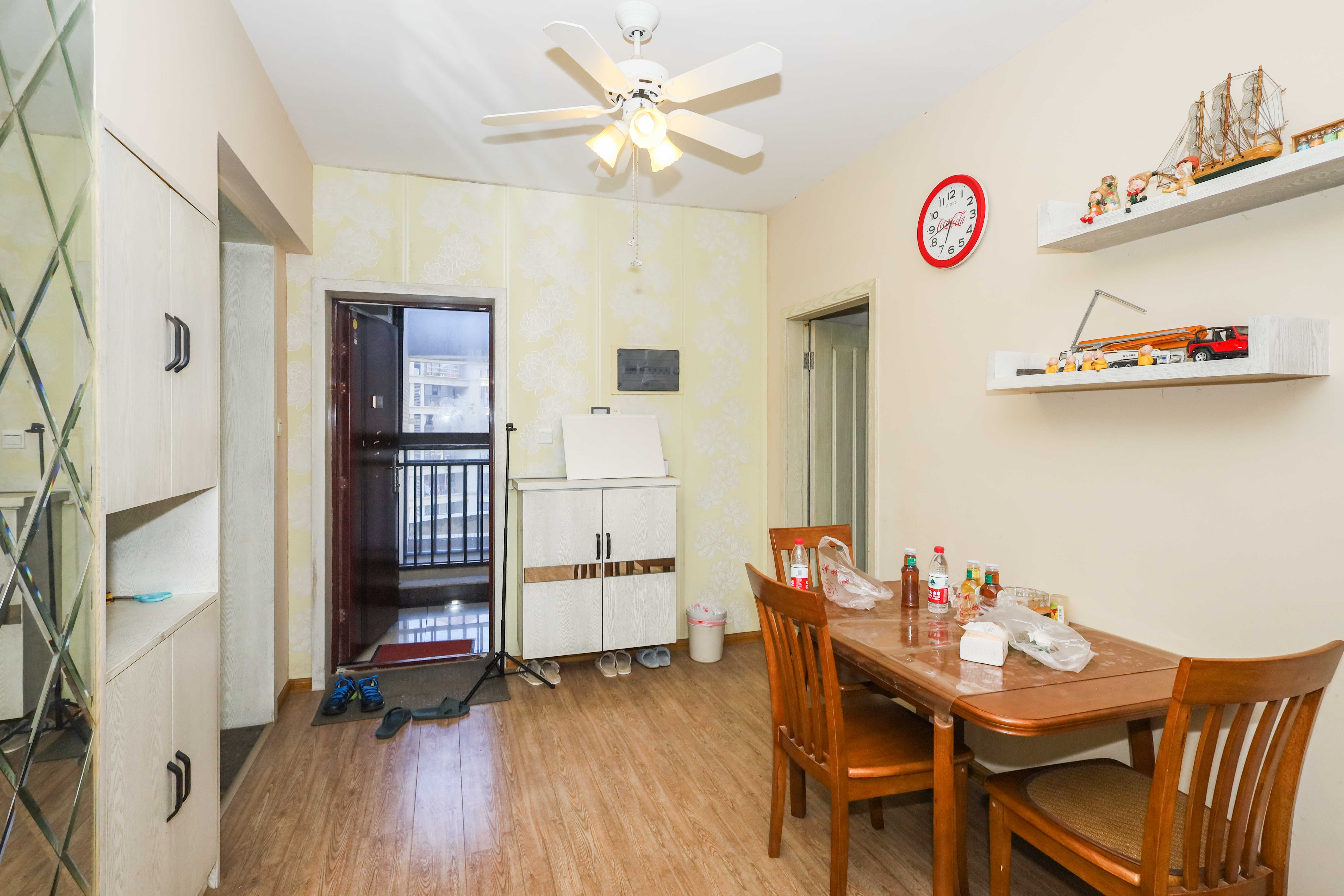 保利麓谷林语D区  2室2厅2卫    65.0万 保利麓谷林语D区  2室2厅2卫    65.0万客厅