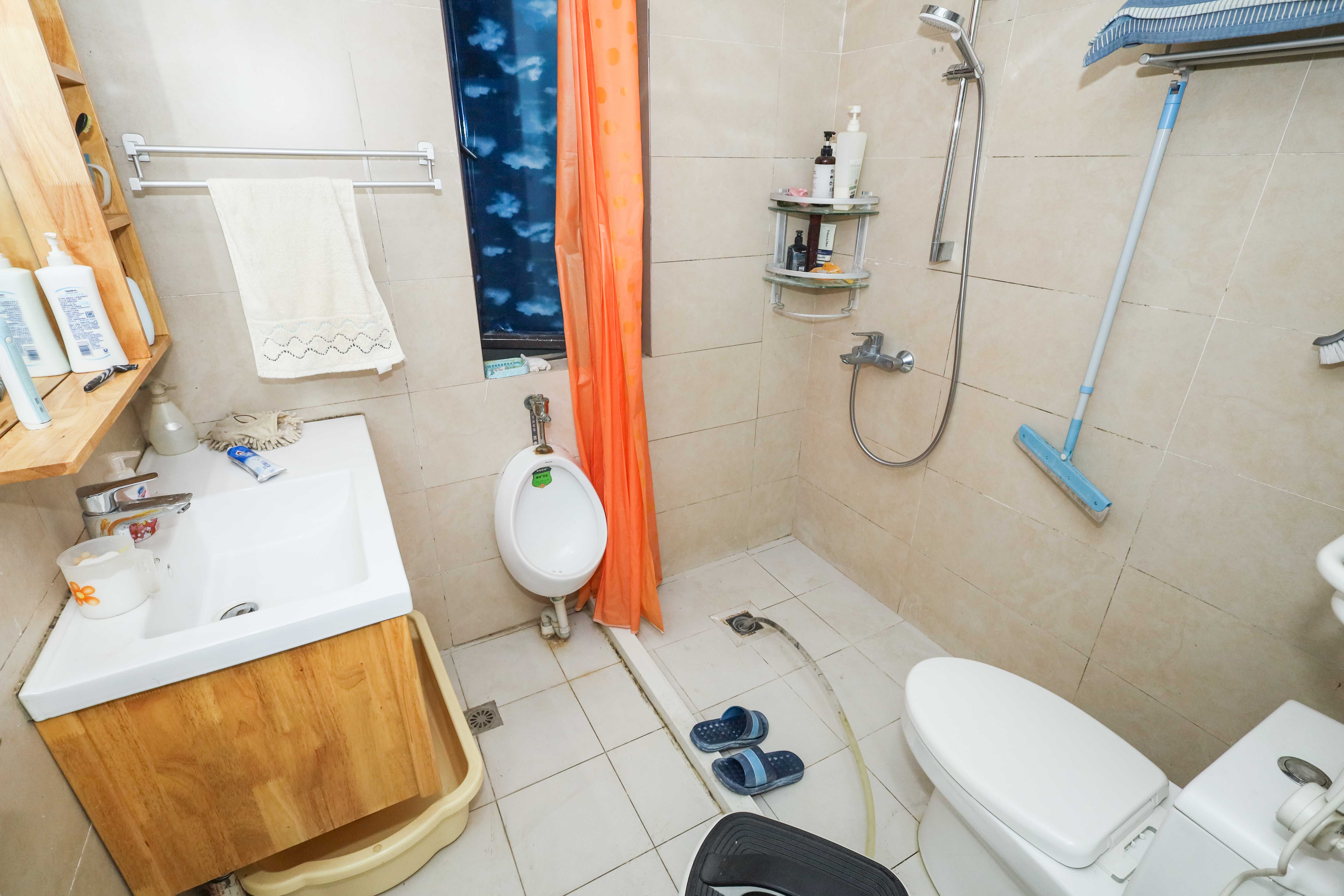 保利麓谷林语D区  2室2厅2卫    65.0万 保利麓谷林语D区  2室2厅2卫    65.0万卫生间