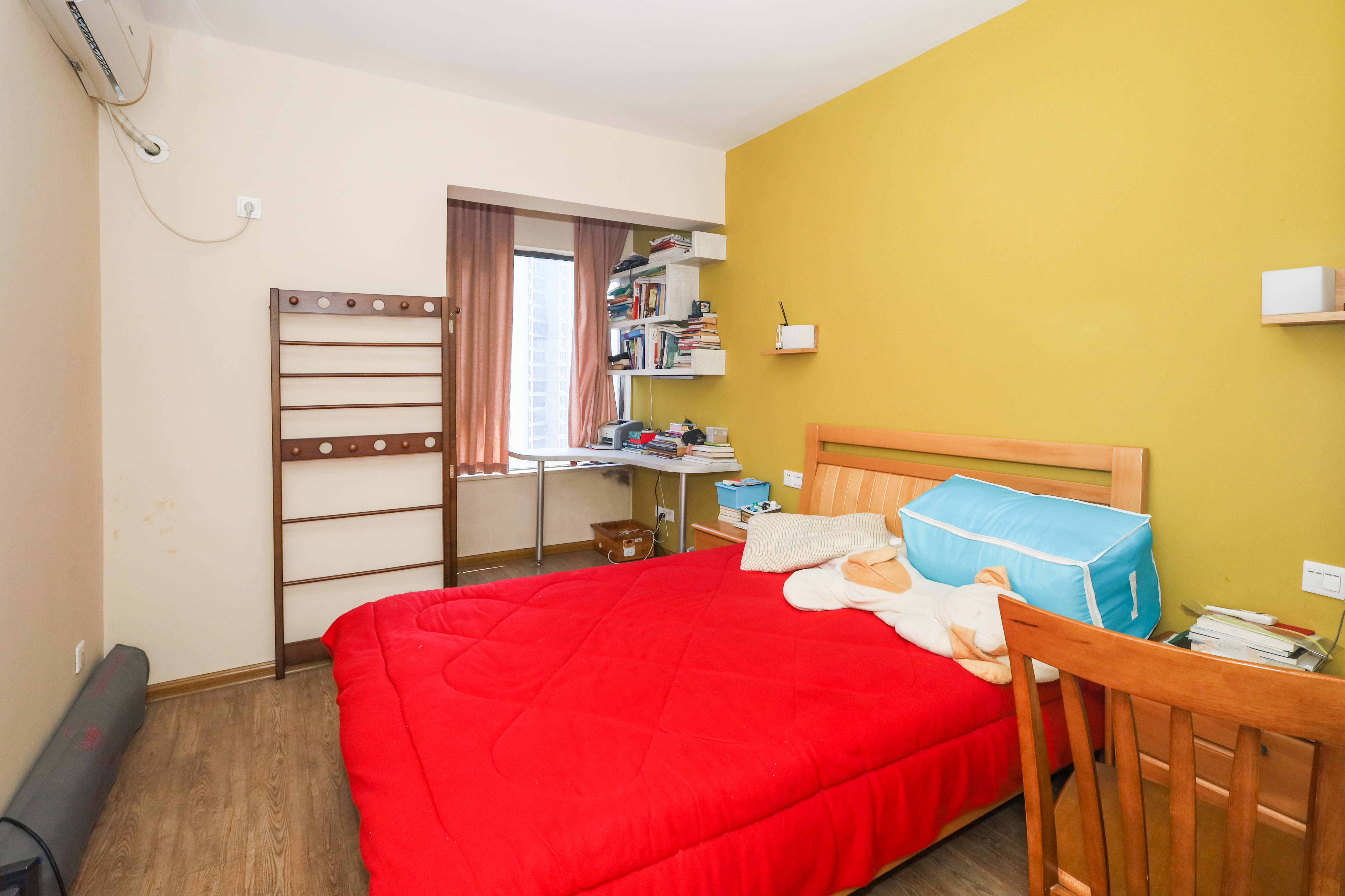 保利麓谷林语D区  2室2厅2卫    65.0万 保利麓谷林语D区  2室2厅2卫    65.0万卧室