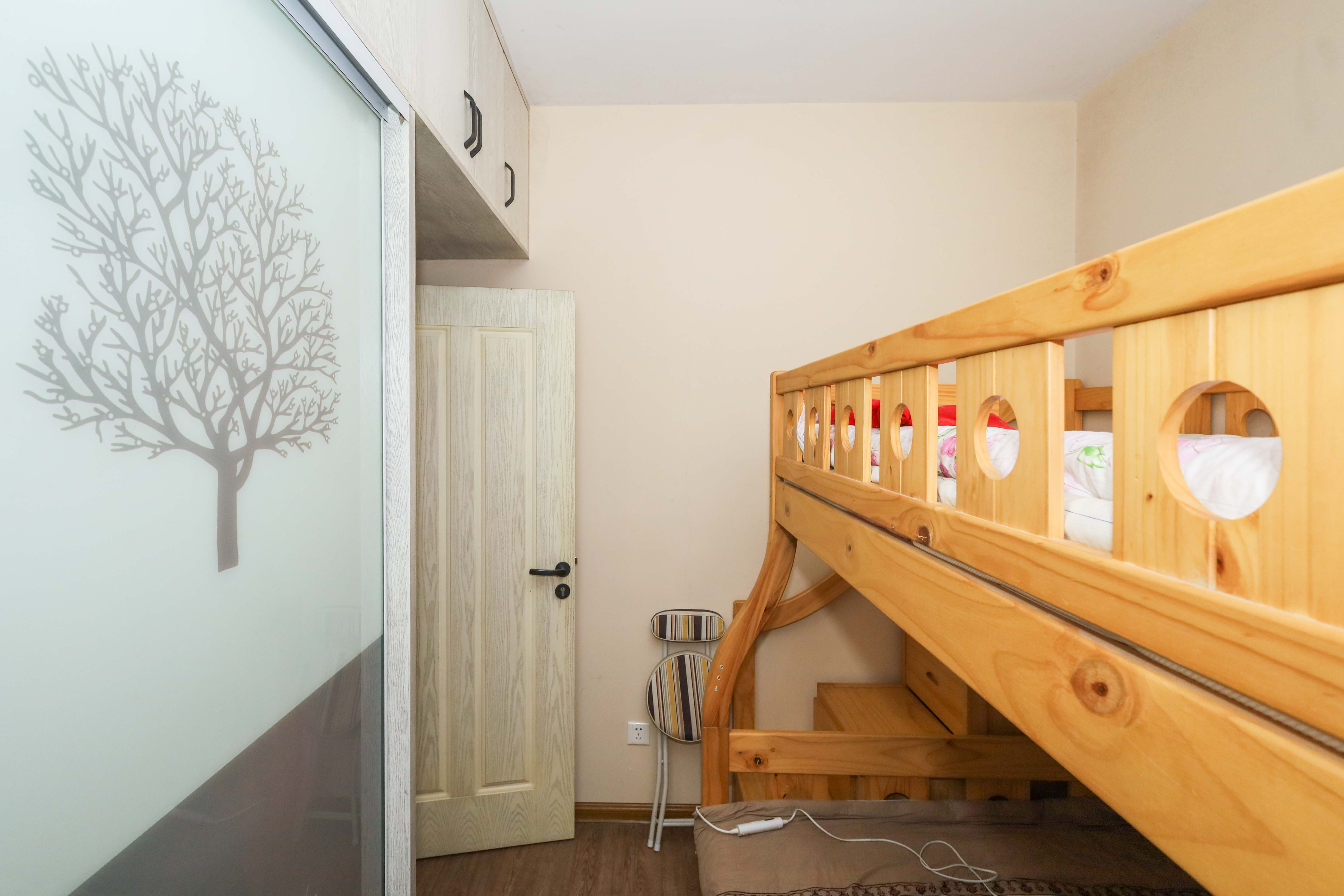 保利麓谷林语D区  2室2厅2卫    65.0万 保利麓谷林语D区  2室2厅2卫    65.0万卧室