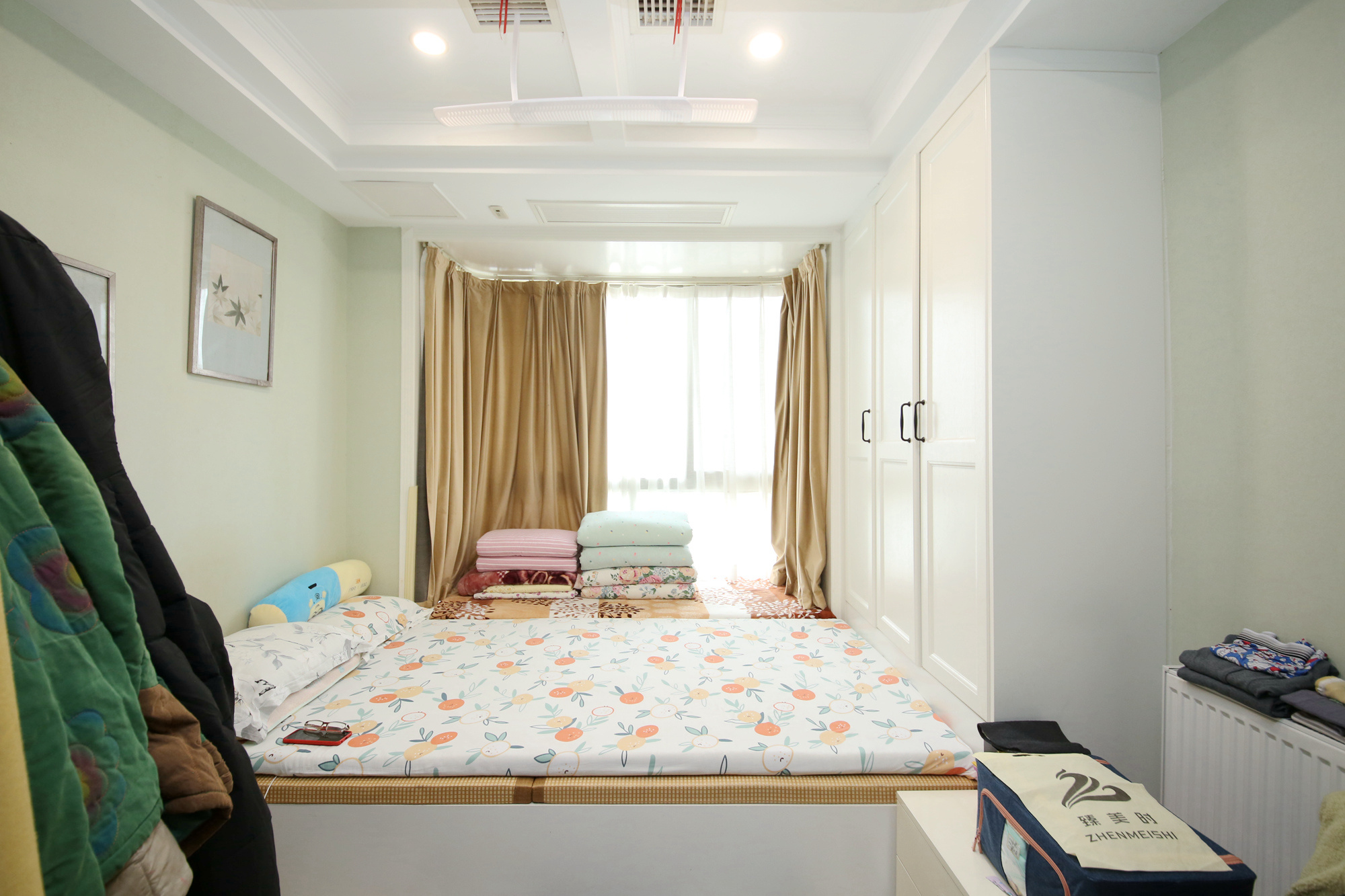 润沁园（润沁公馆）  4室2厅1卫    268.0万卧室