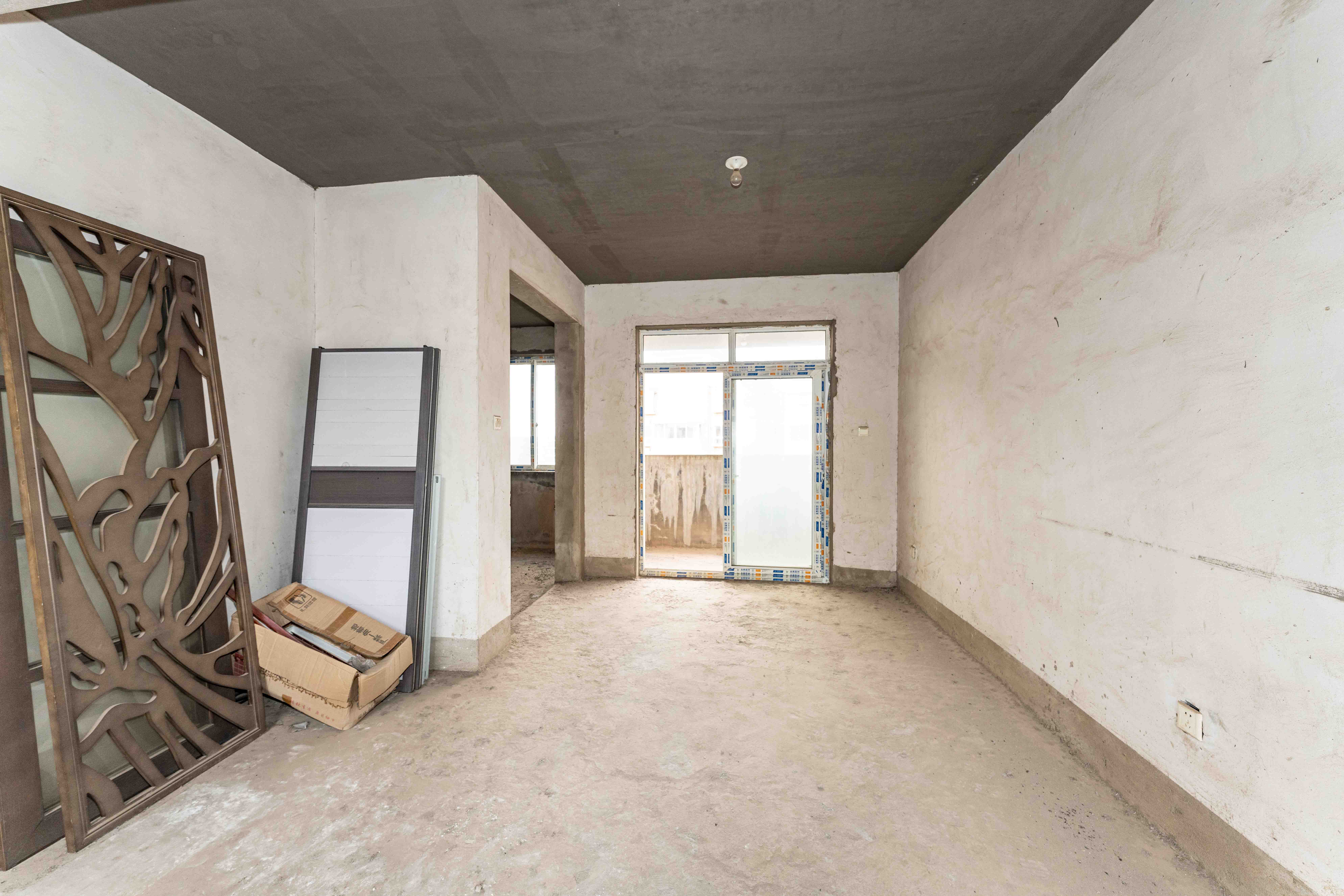 南湖雅苑 5室2厅2卫 158.00万 南湖雅苑 5室2厅2卫 158.00万客厅