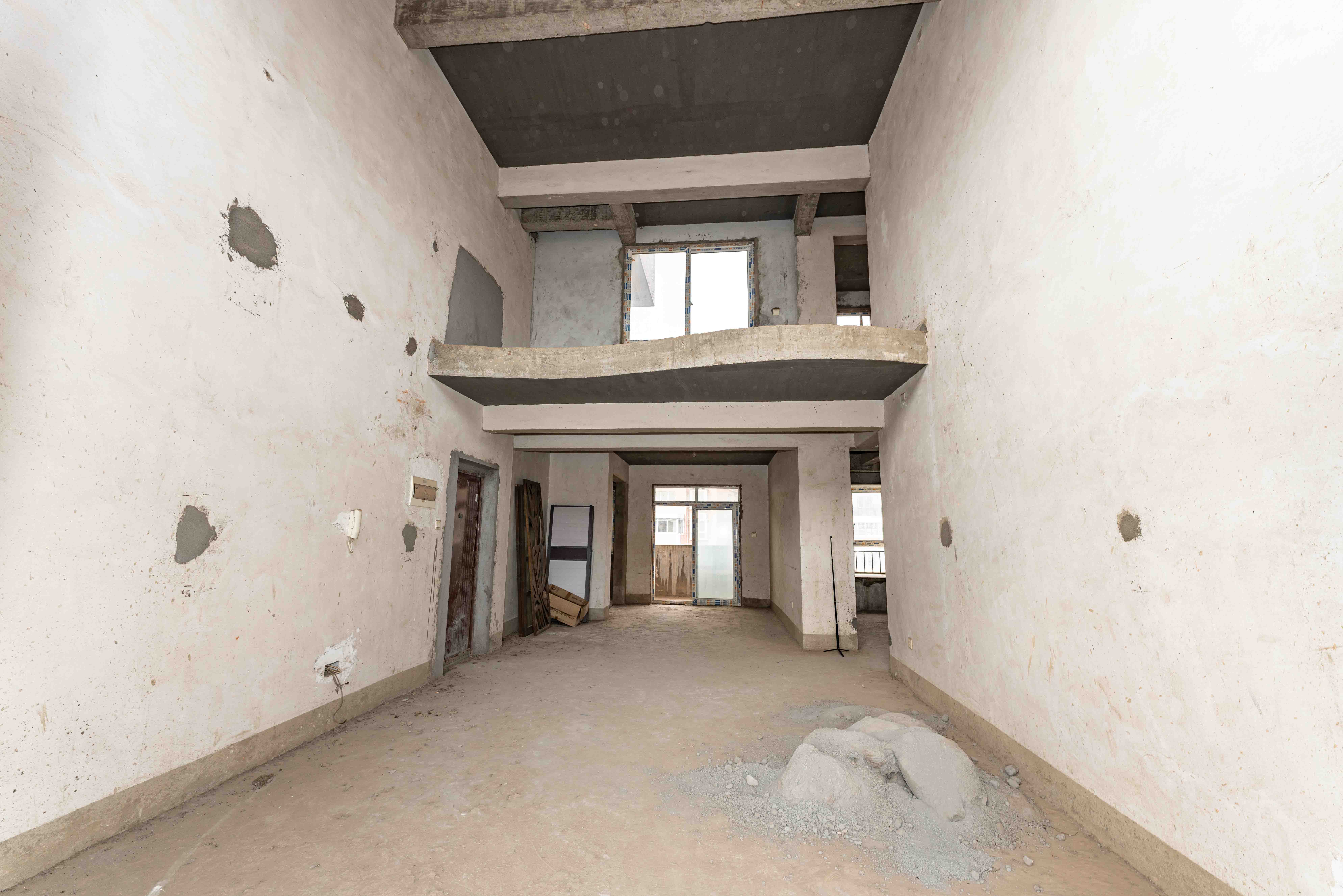 南湖雅苑 5室2厅2卫 158.00万 南湖雅苑 5室2厅2卫 158.00万客厅