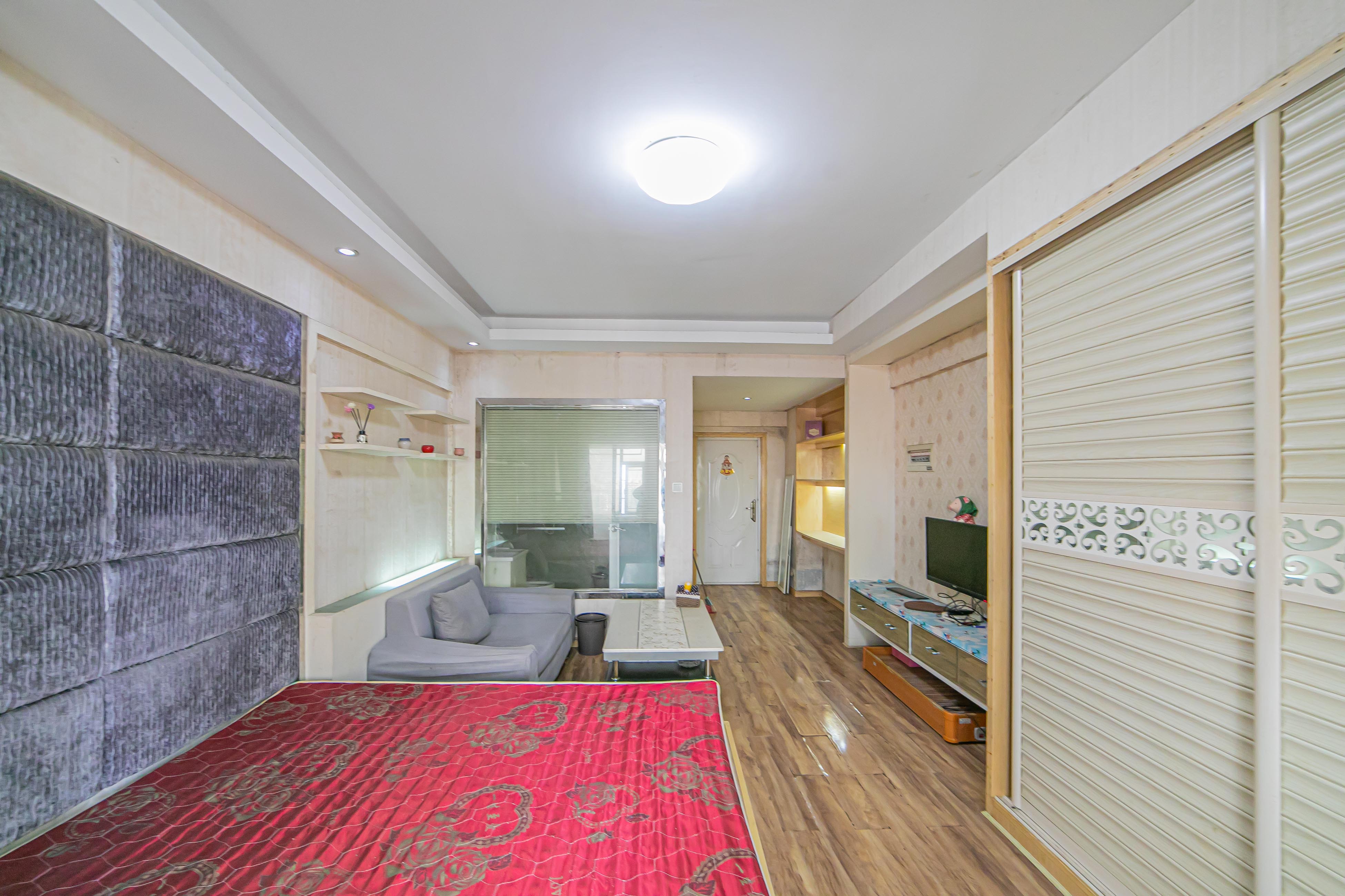 爱都(IDO) 1室1厅1卫 30.00万 爱都(IDO) 1室1厅1卫 30.00万客厅