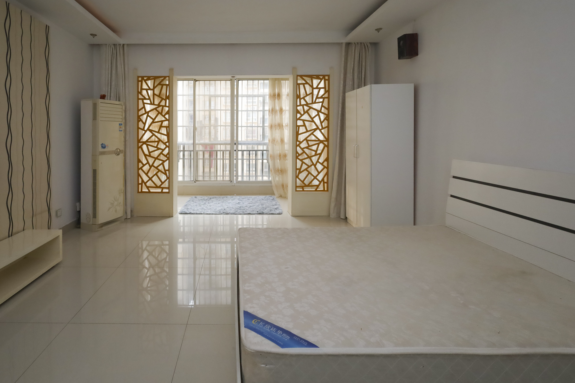 德润园 4室2厅2卫 109.0万 德润园 4室2厅2卫 109.0万客厅