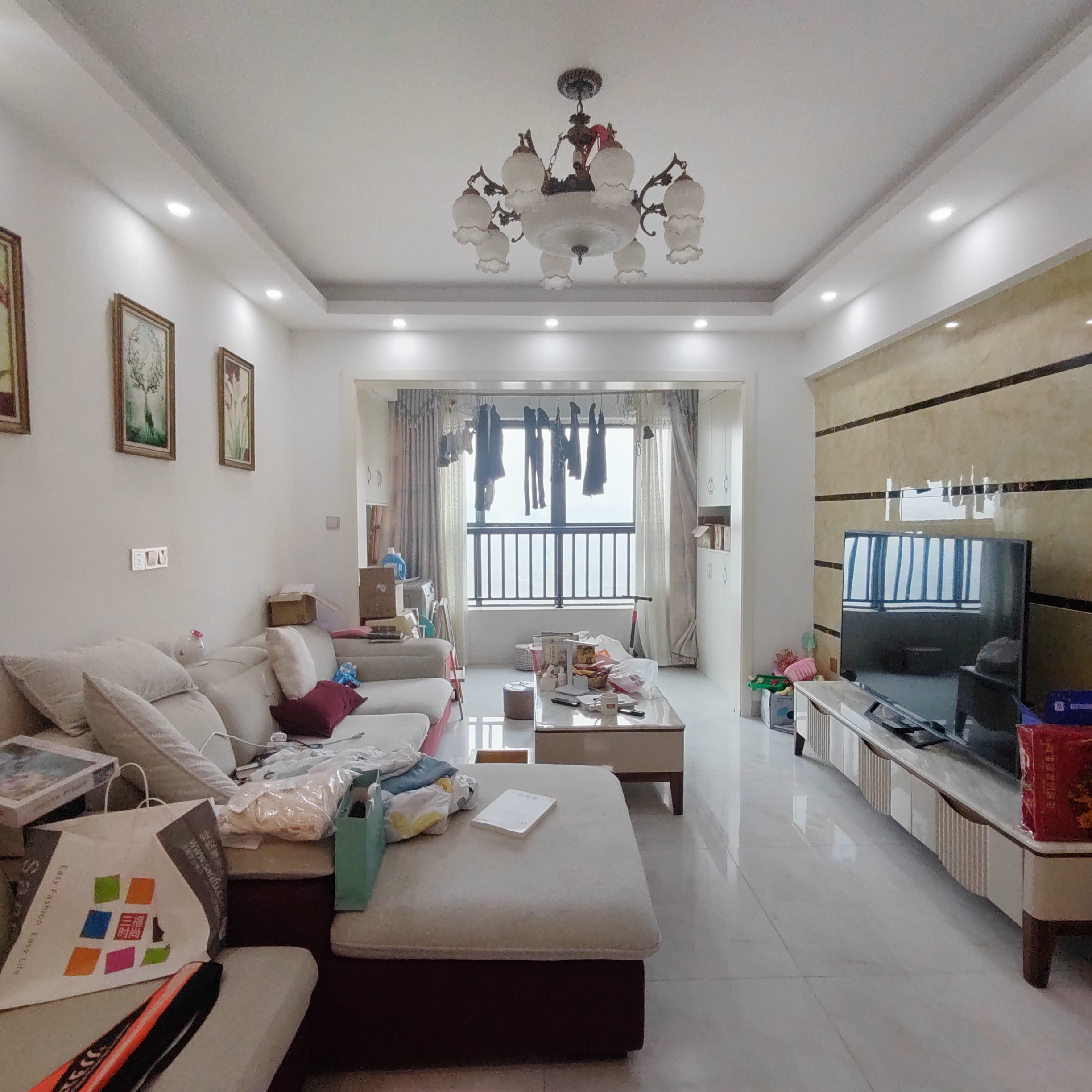 日盛山湖城 3室2厅1卫 64.80万 日盛山湖城 3室2厅1卫 64.80万室内图