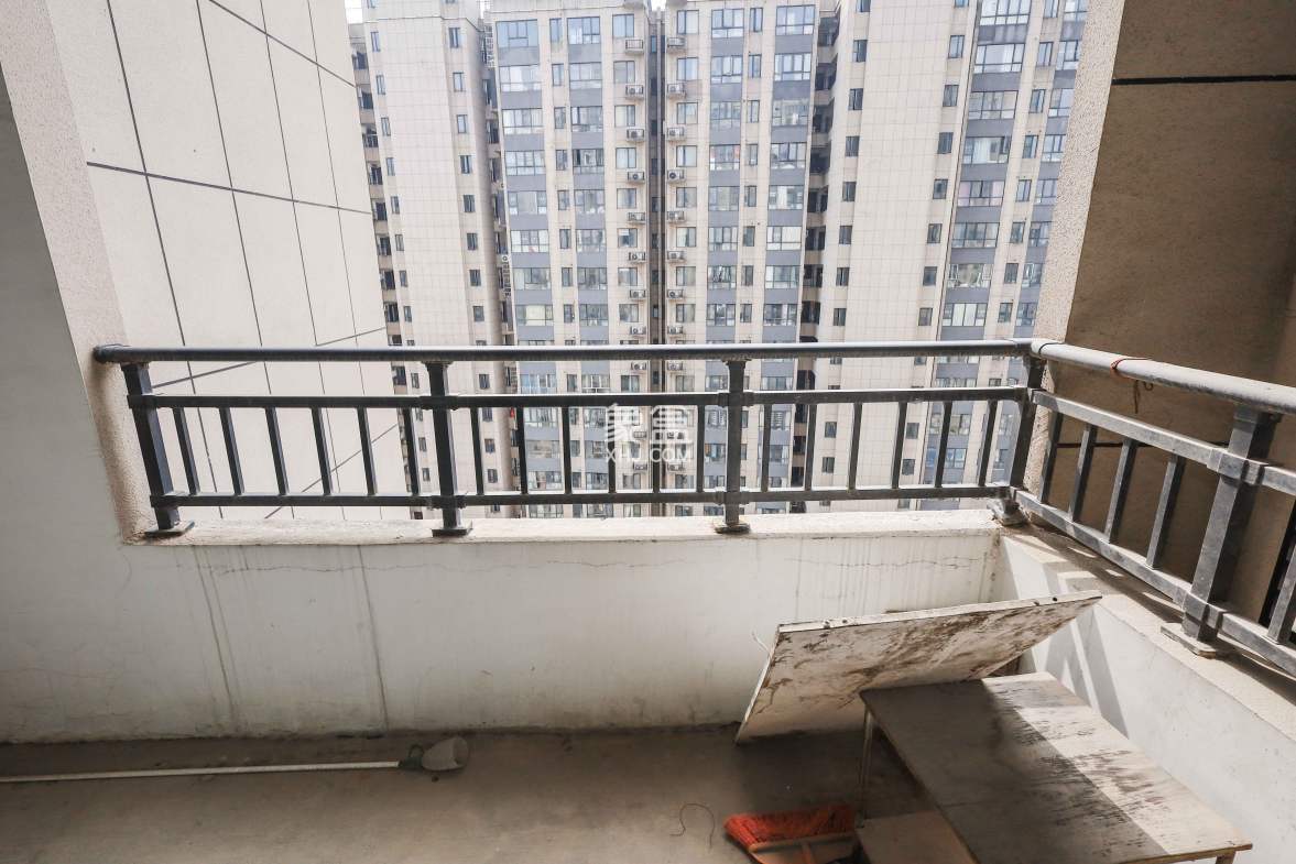 中国铁建梅溪青秀一期  3室2厅1卫   152.00万阳台