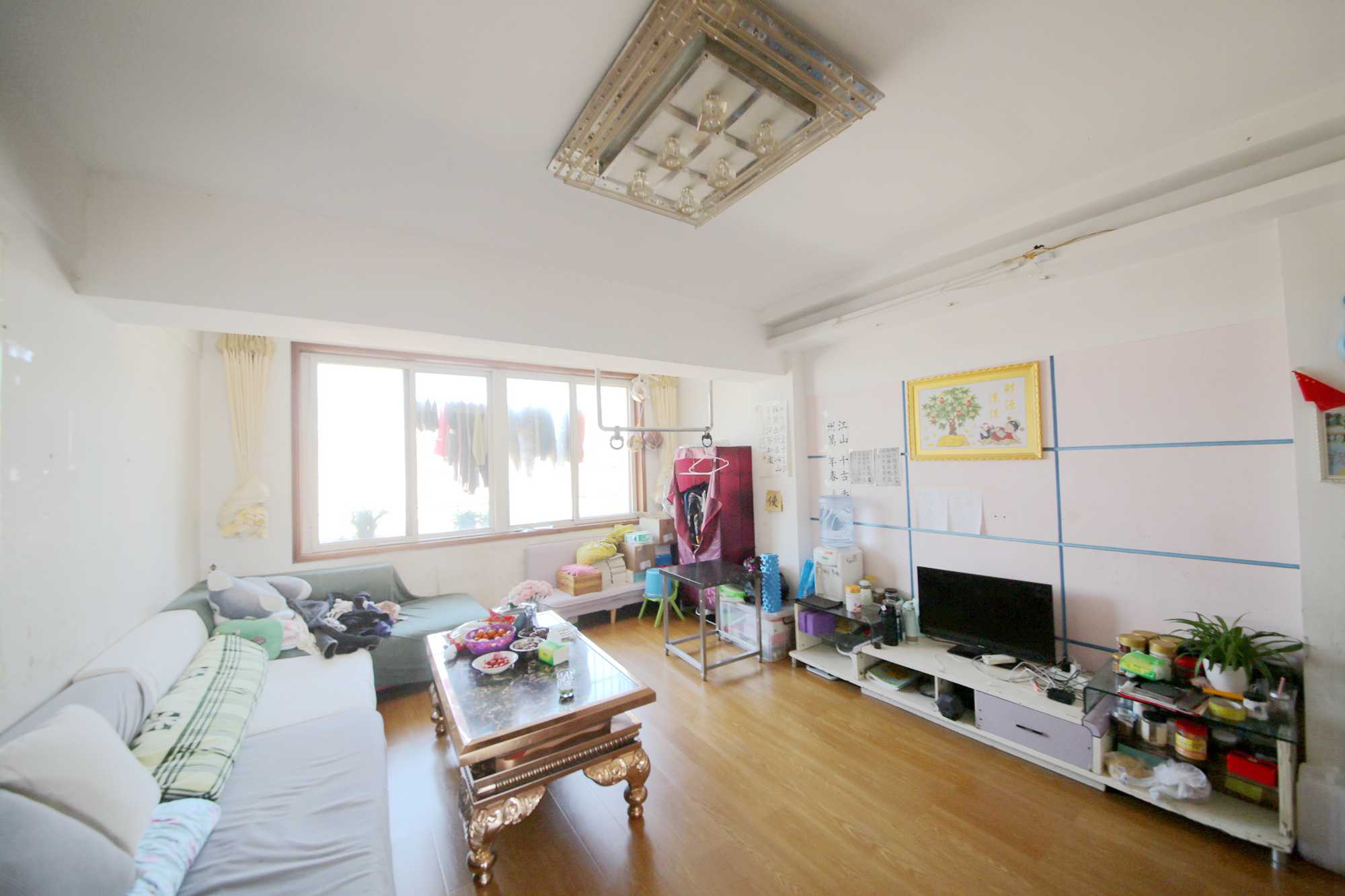 长建建材市场  3室2厅1卫   64.00万客厅