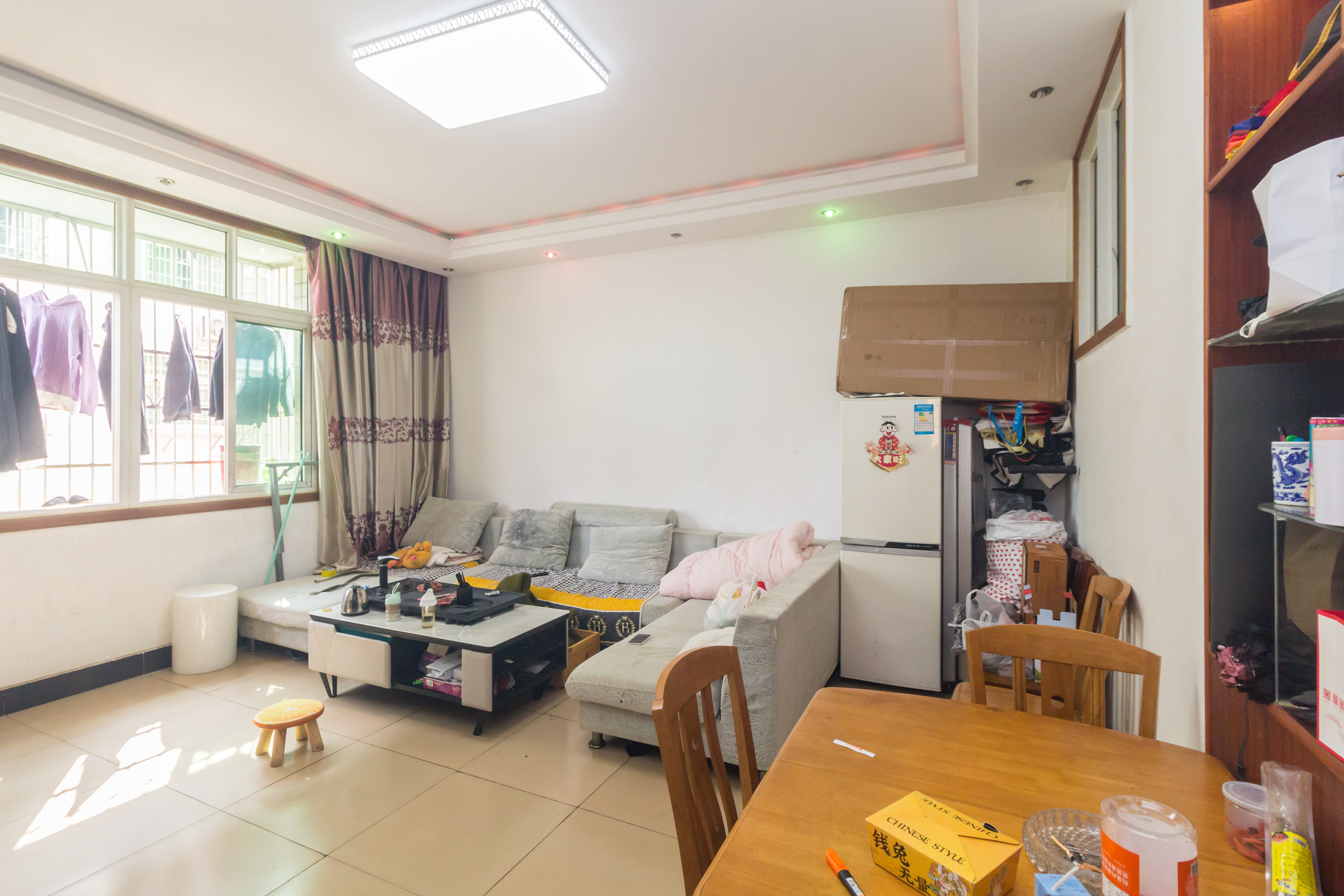 泉塘小區(qū)  3室2廳1衛(wèi)    45.8萬(wàn)客廳