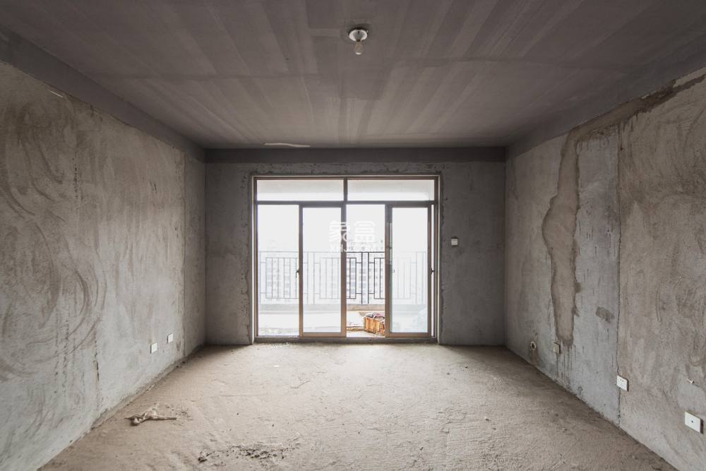 香樟鑫都  4室2厅2卫   136.00万