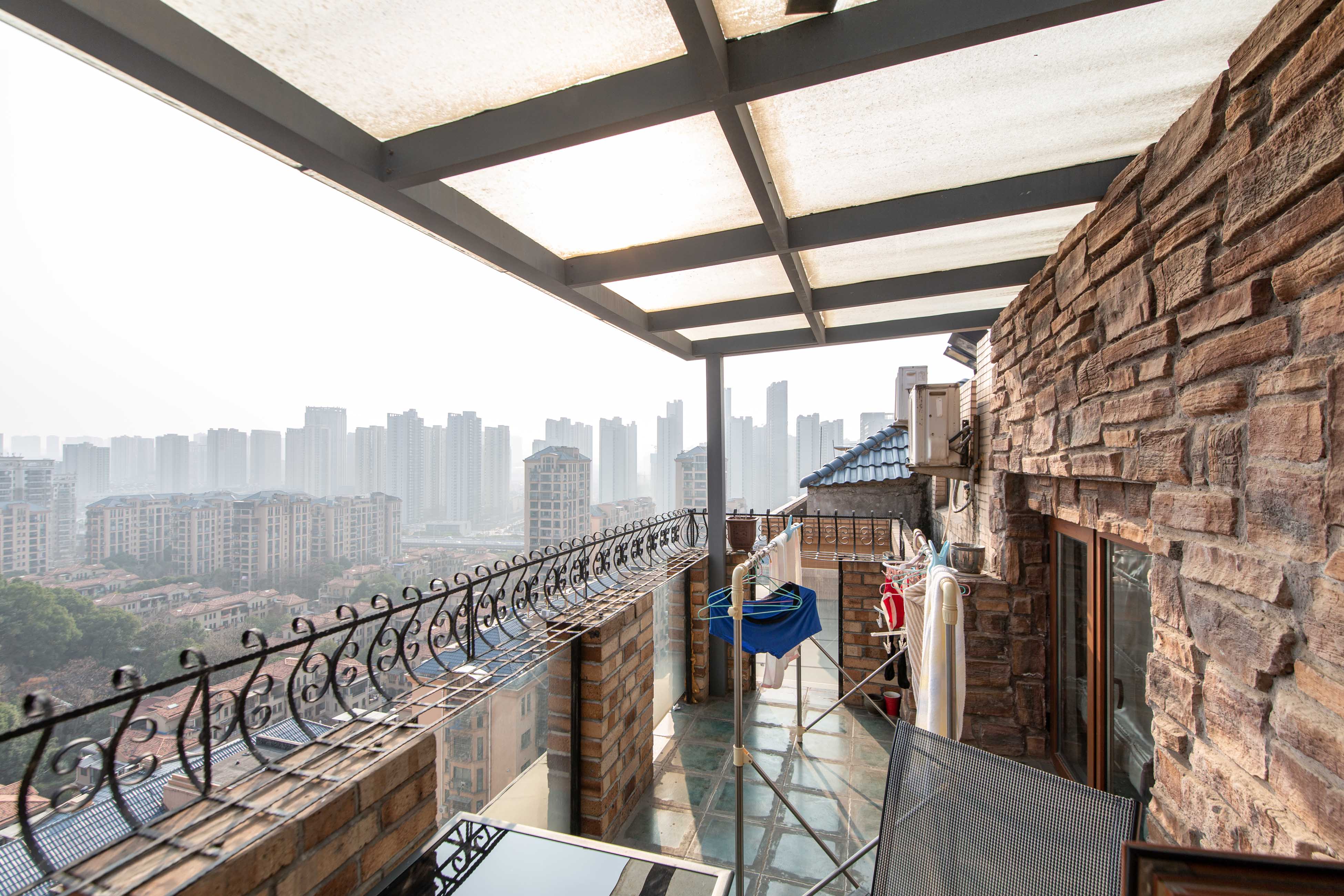 中城丽景香山园  2室2厅2卫   119.80万阳台